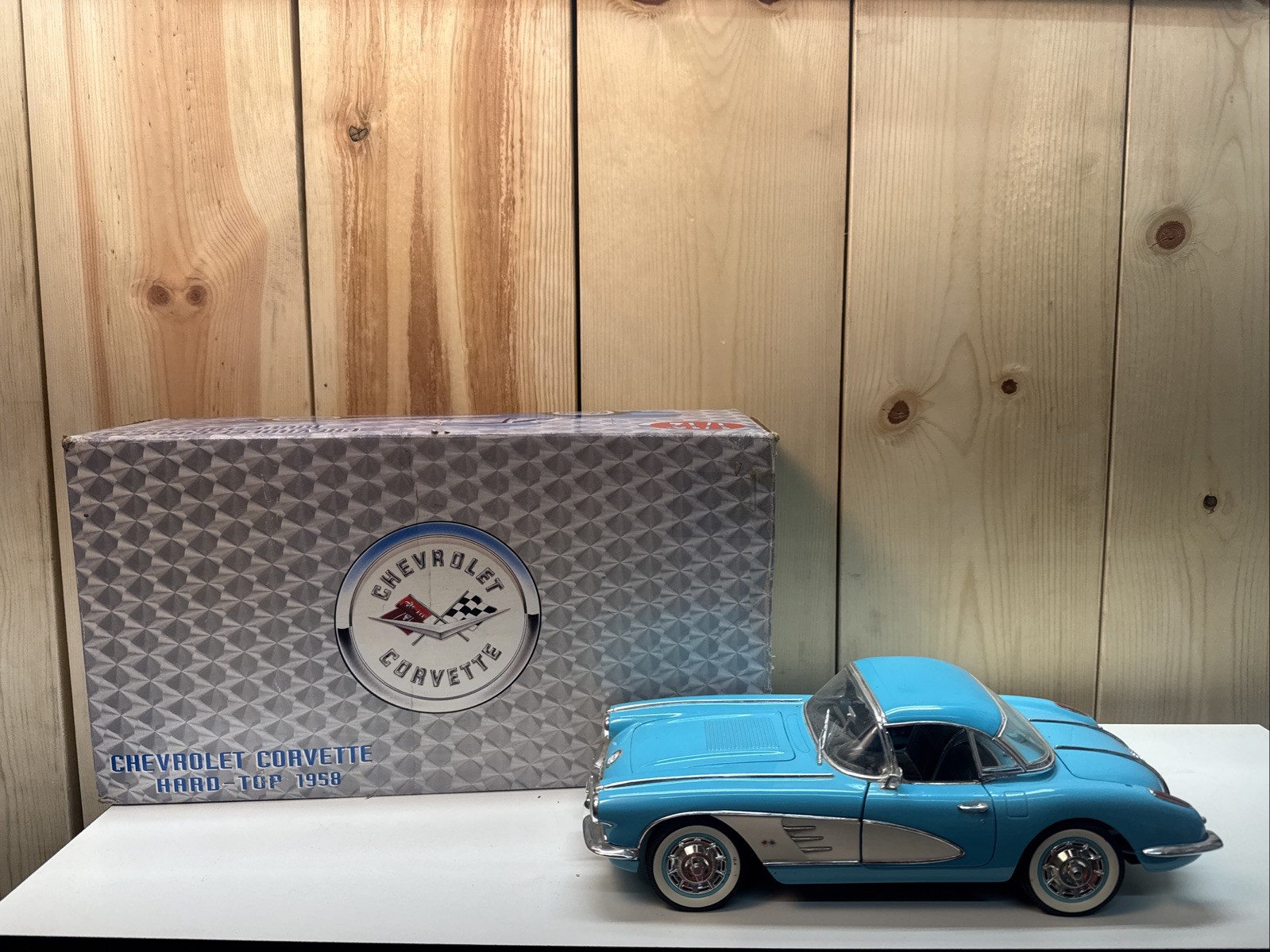 1958 Chevrolet Corvette Hard-Top w/ Removable Top – 1/12 Solido Diecast Model
