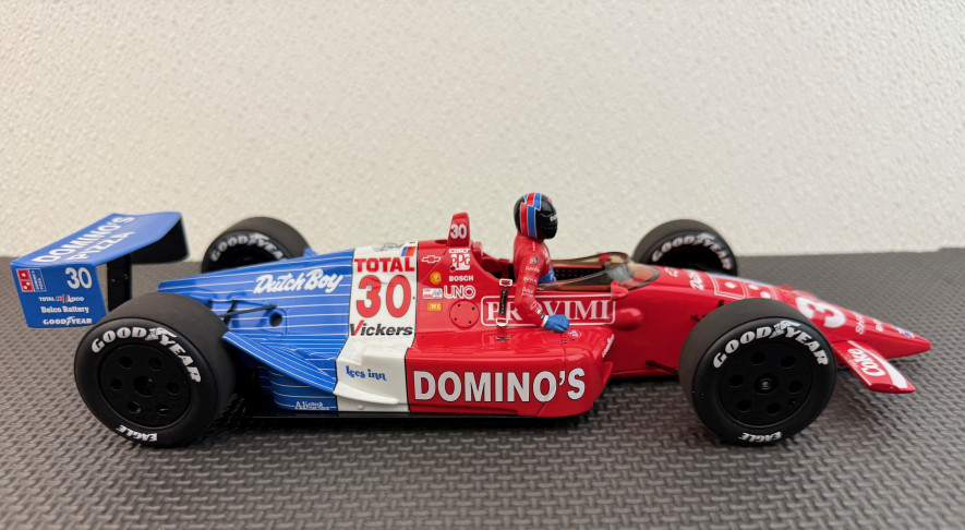 1/18 Replicarz 1990 Domino’s Indy 500 Win Aurie Luyendyk 18060 Limited