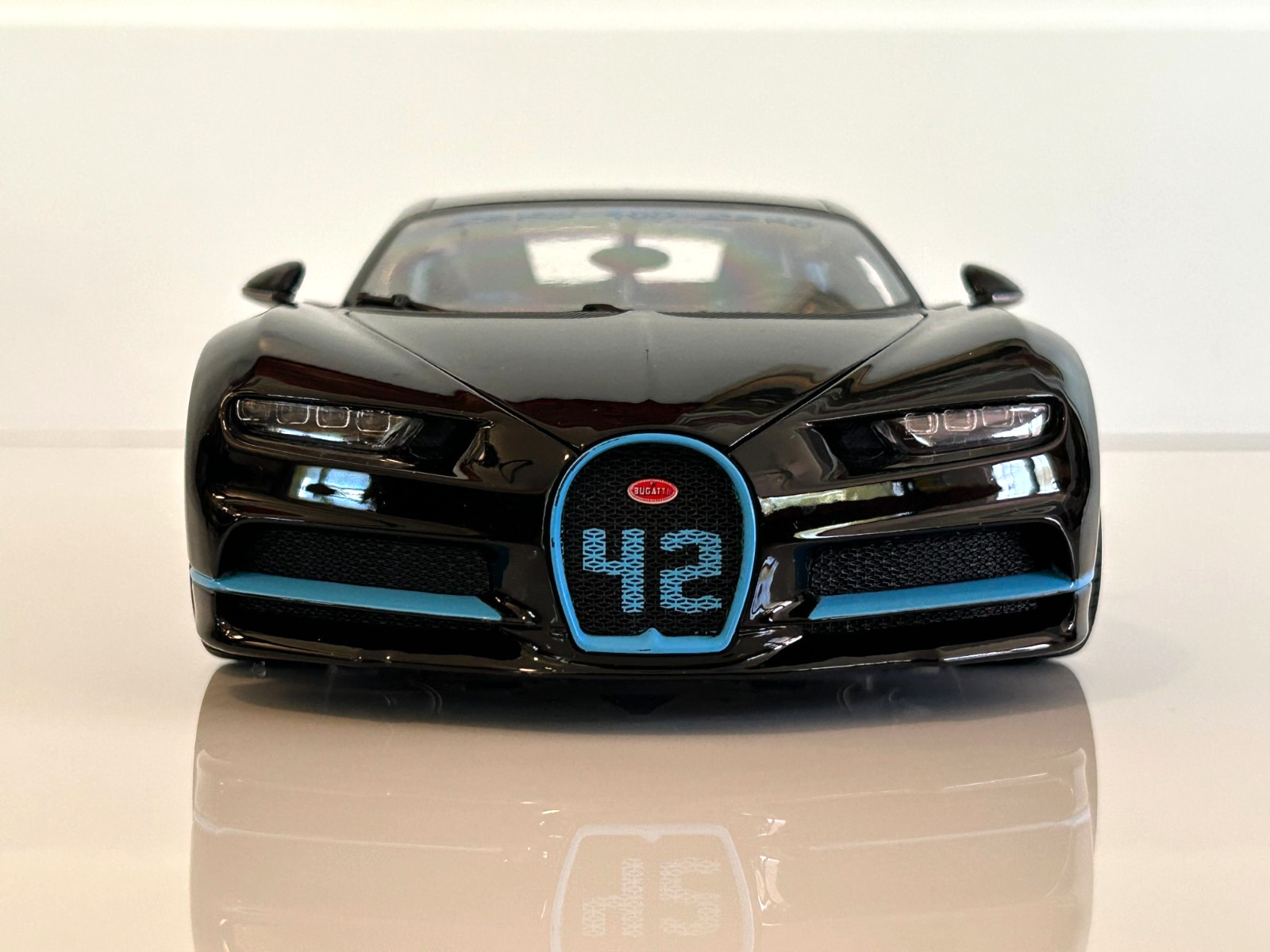 Bburago BUGATTI CHIRON Black Diecast Model Car 18-11040BK 1:18 Scale