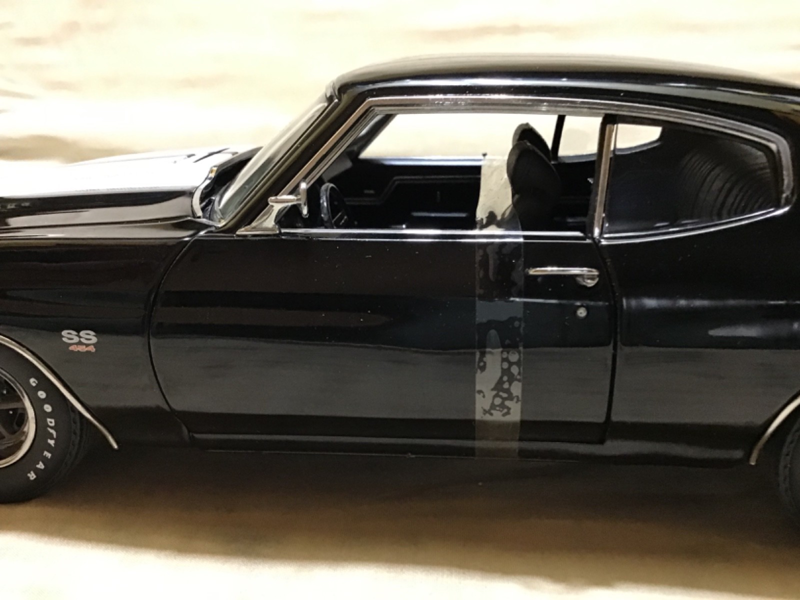 CHEVELLE LEGEND BLACK SS 454 1970 CHEVY 1/18 ACME A1805501 no box defect read !!