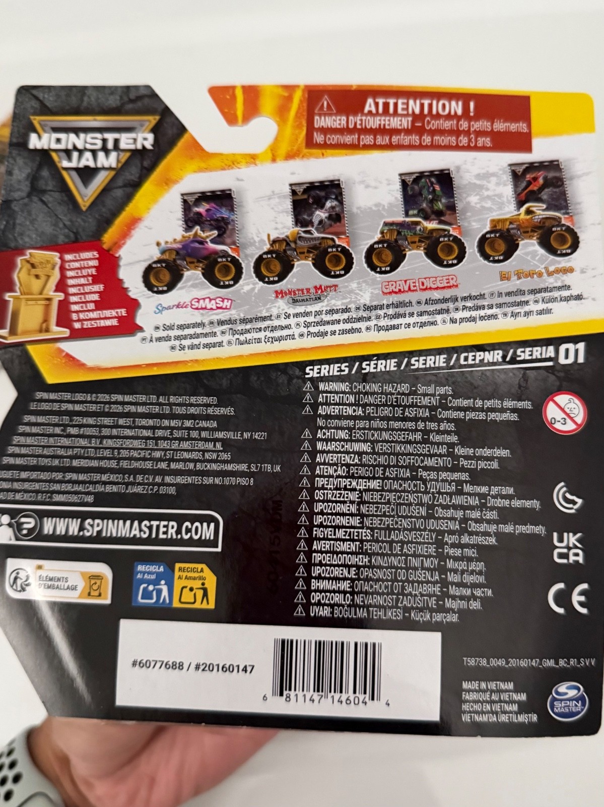 SPIN MASTER MONSTER JAM GOLD TROPHY CARD MONSTER MUTT NEW 🔥🔥FREE SHIPPING🔥🔥