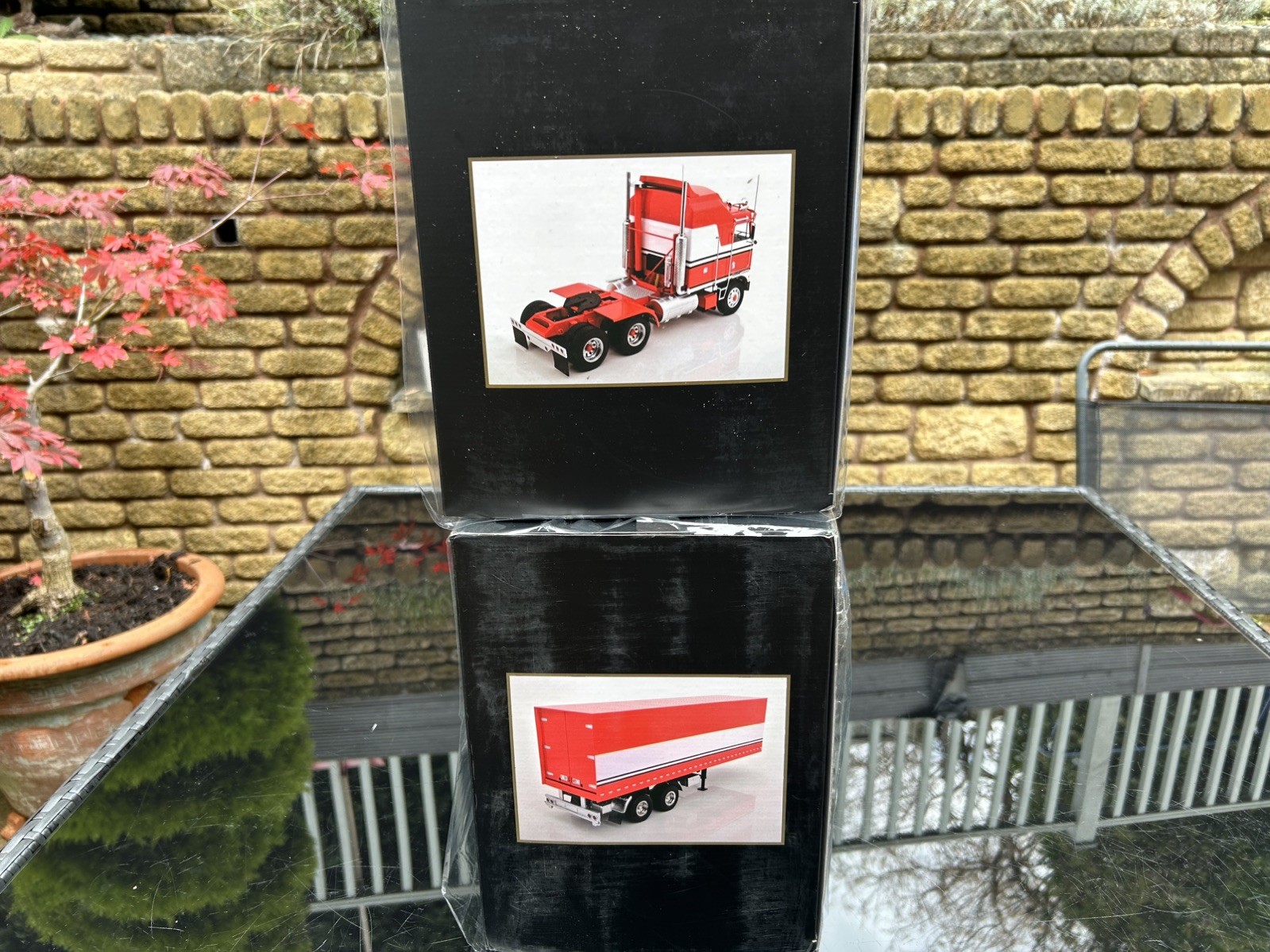 Road Kings 1/18 Scale Kenworth Truck & trailer , Bj and the bear colour scheme