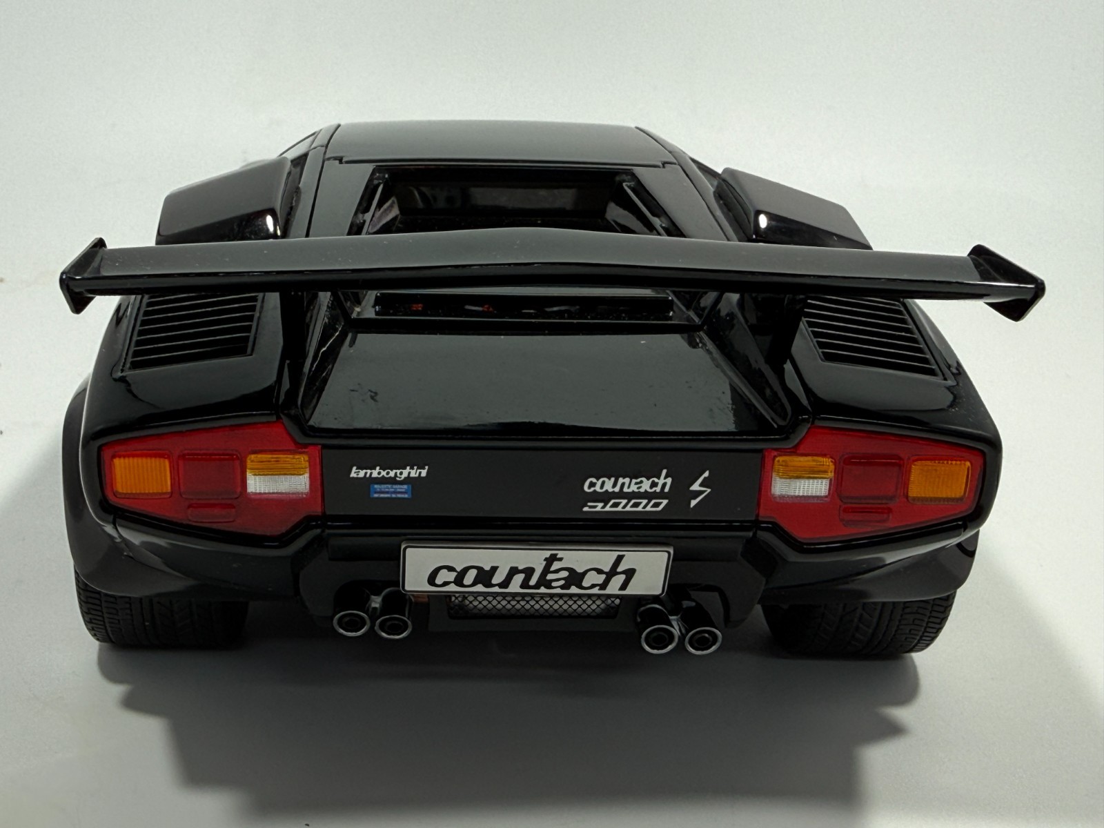 1/18 AUTOart Lamborghini Countach 5000S 74533 Rare! MINOR ISSUES READ US Seller