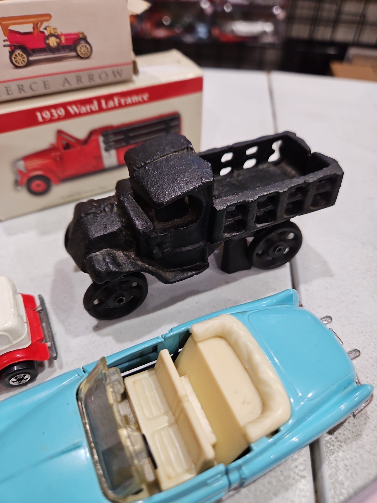 Lot Of 12 Die Cast Vehicles – YOU GET ALL 12 IN PICTURES – AS IS – FREE SHIPPIN