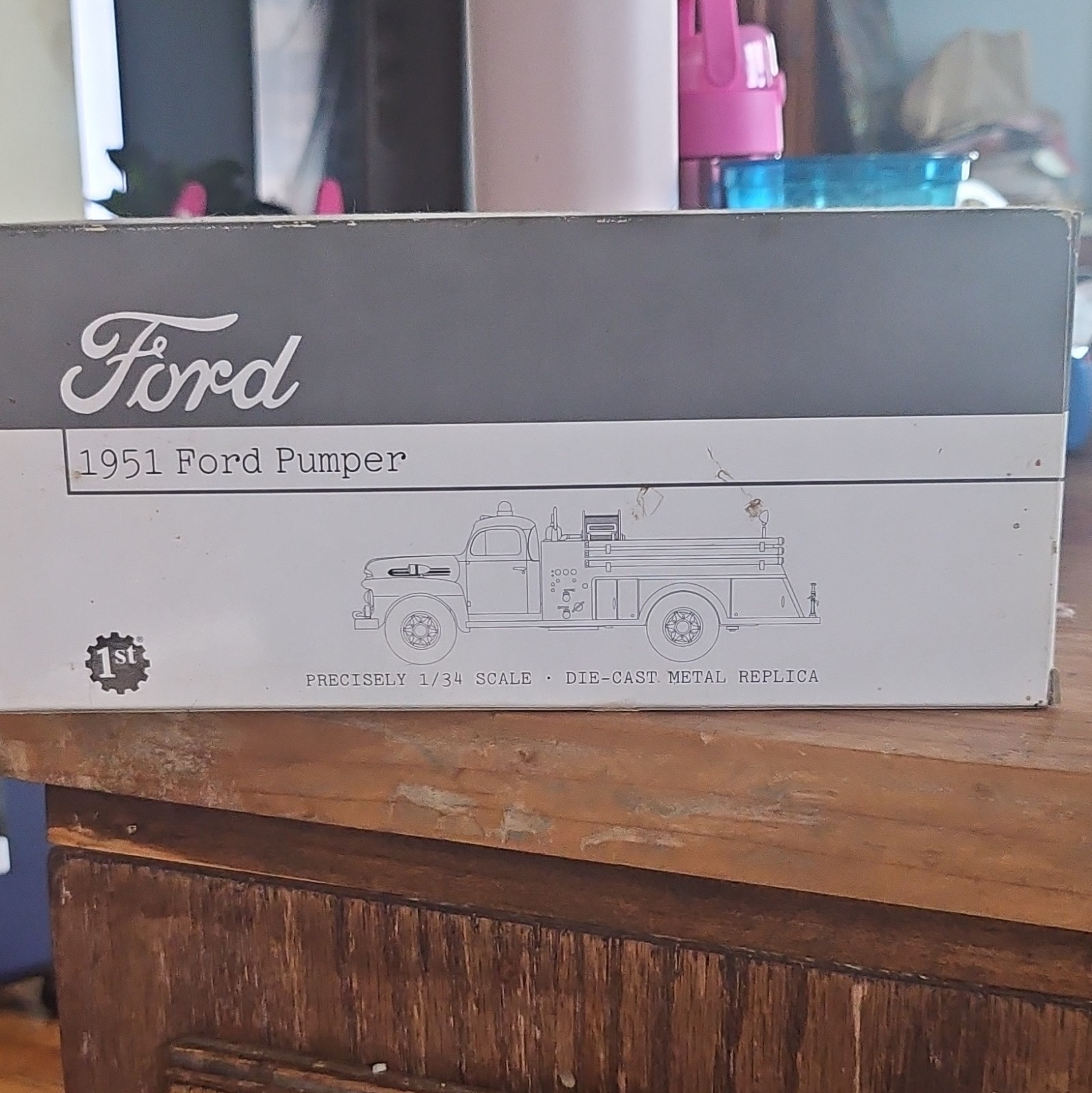 Ford 1951 Ford Pumper Fire Truck 1:34 Scale Diecast Metal Replica