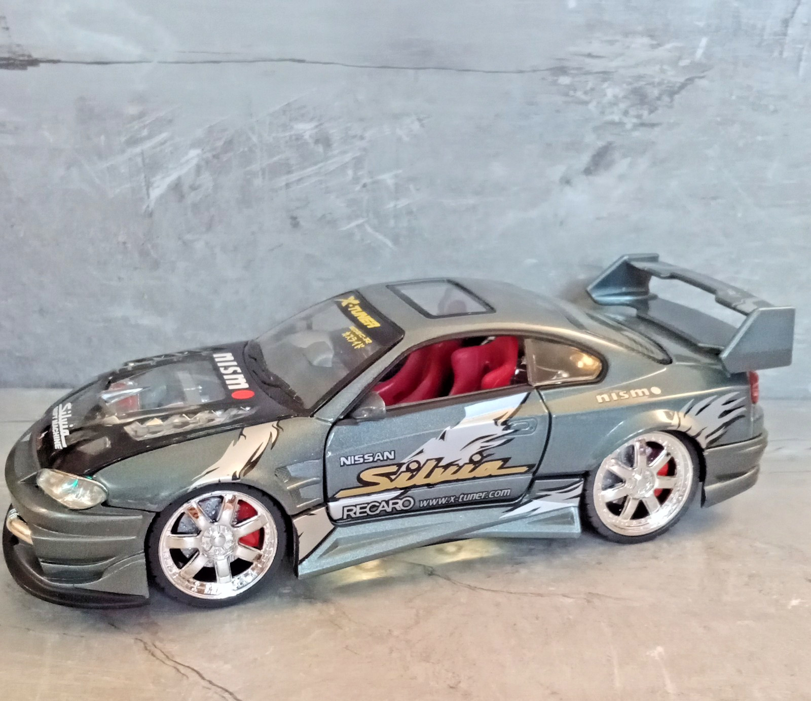 Nissan Silvia S15 1:24 Silver Hard Top w/ Sunroof & Lights Diecast Boley Xtuner