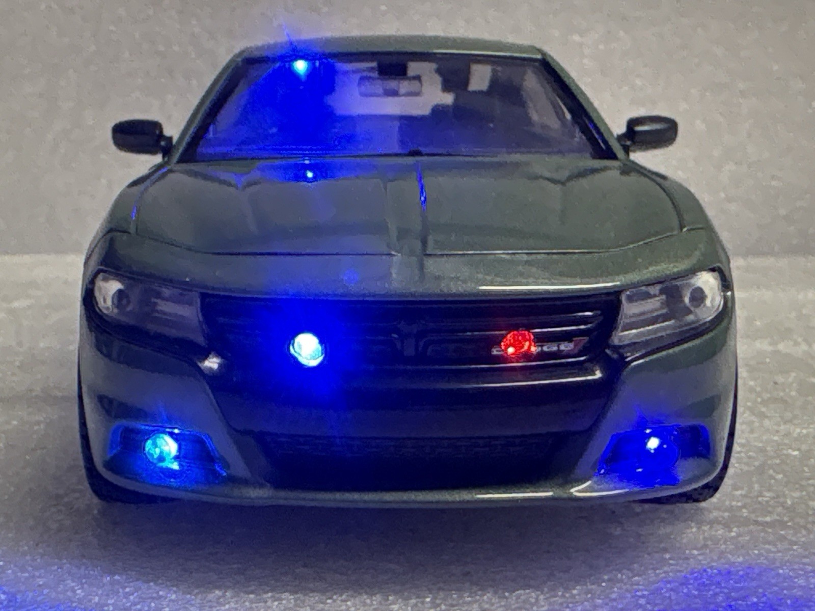 1/24 scale POLICE Unmarked Dodge Charger SRT Undercover FBI WORKING LIGHTS
