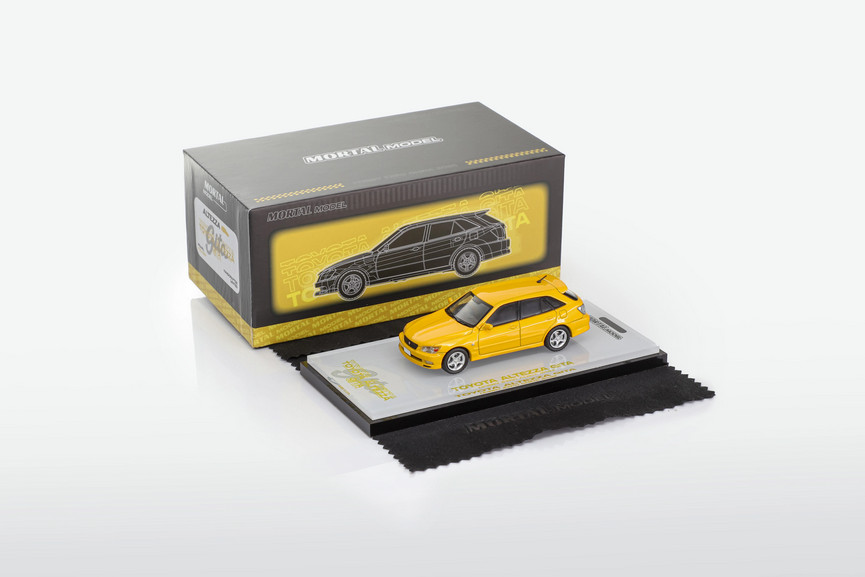 Mortal 1:64 Toyota ALTEZZA IS200 biting shark alloy car model ornaments