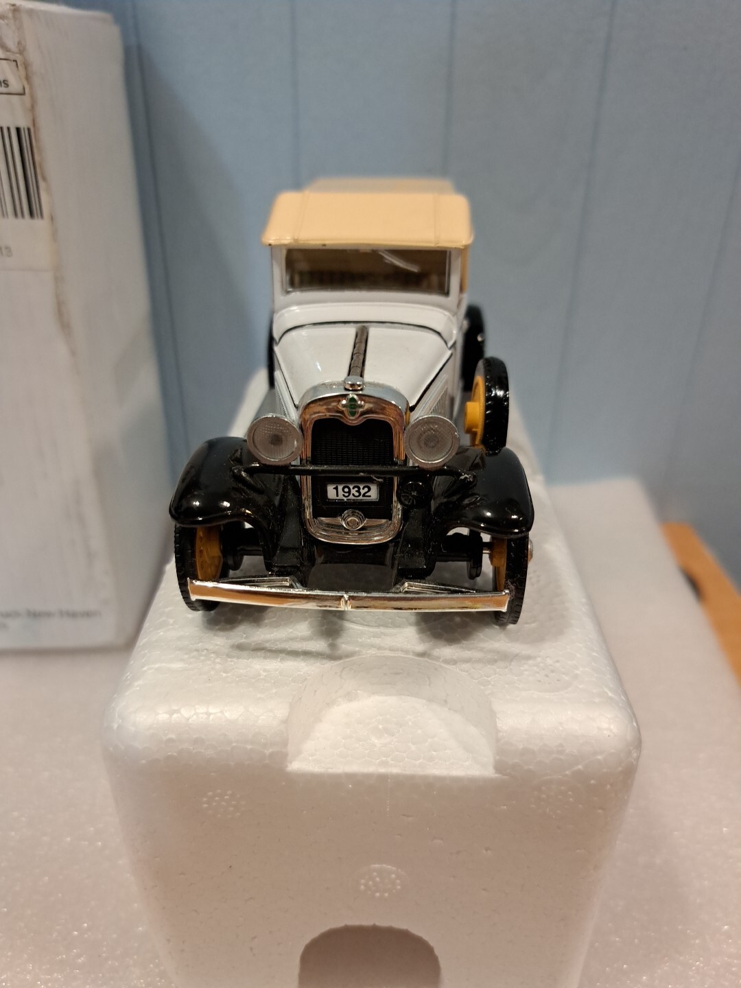 1934 Ford Stake Fence Truck & 1932 Chevy Pickup 1/32 National Motor Diecast Mod