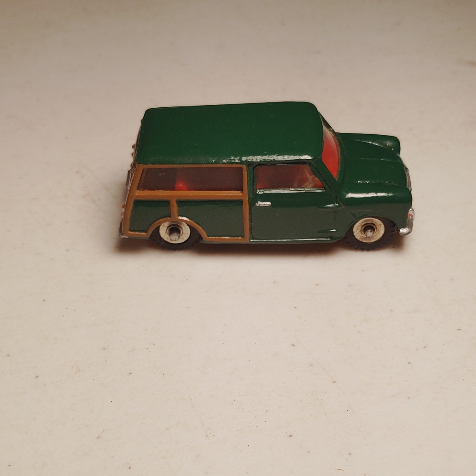 Corgi Toys Morris Mini Traveller Woodie Green Brown 1:43 Diecast Restored