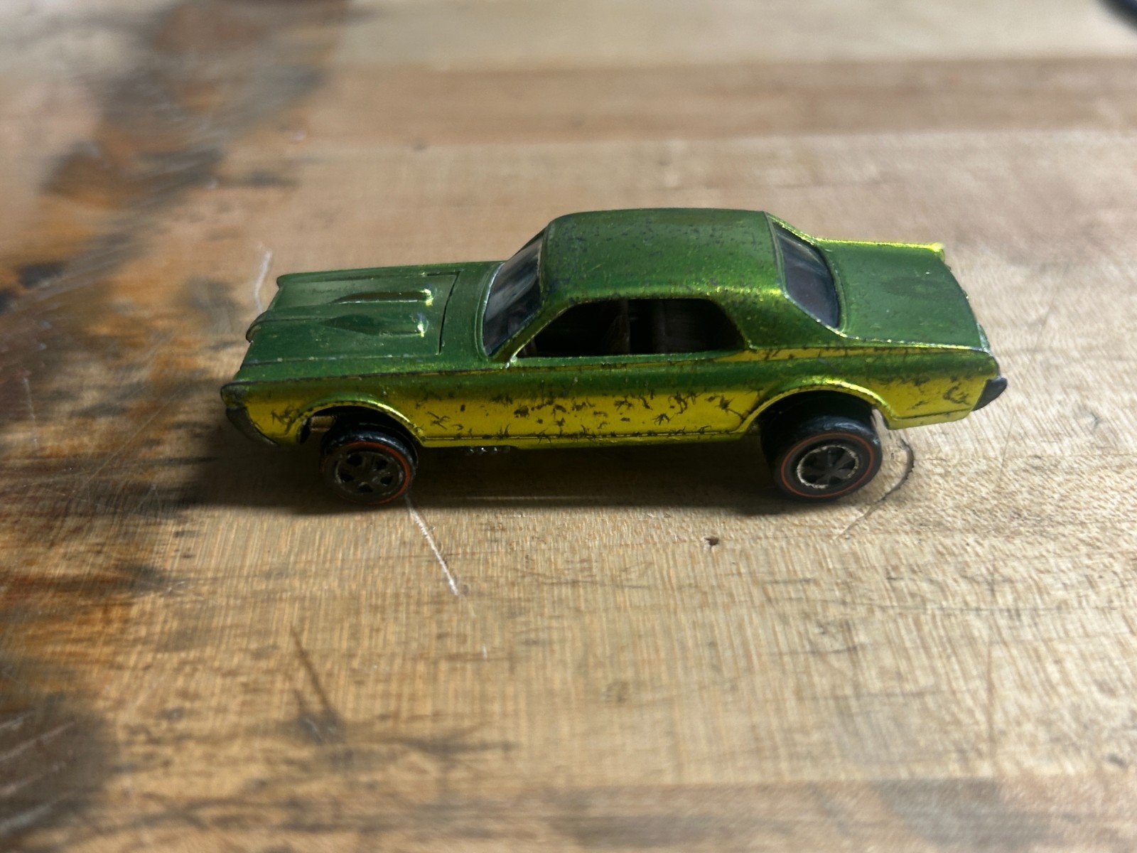 Hot Wheels Custom Cougar Small Tank – Antifreeze Yellow Green – Red Line