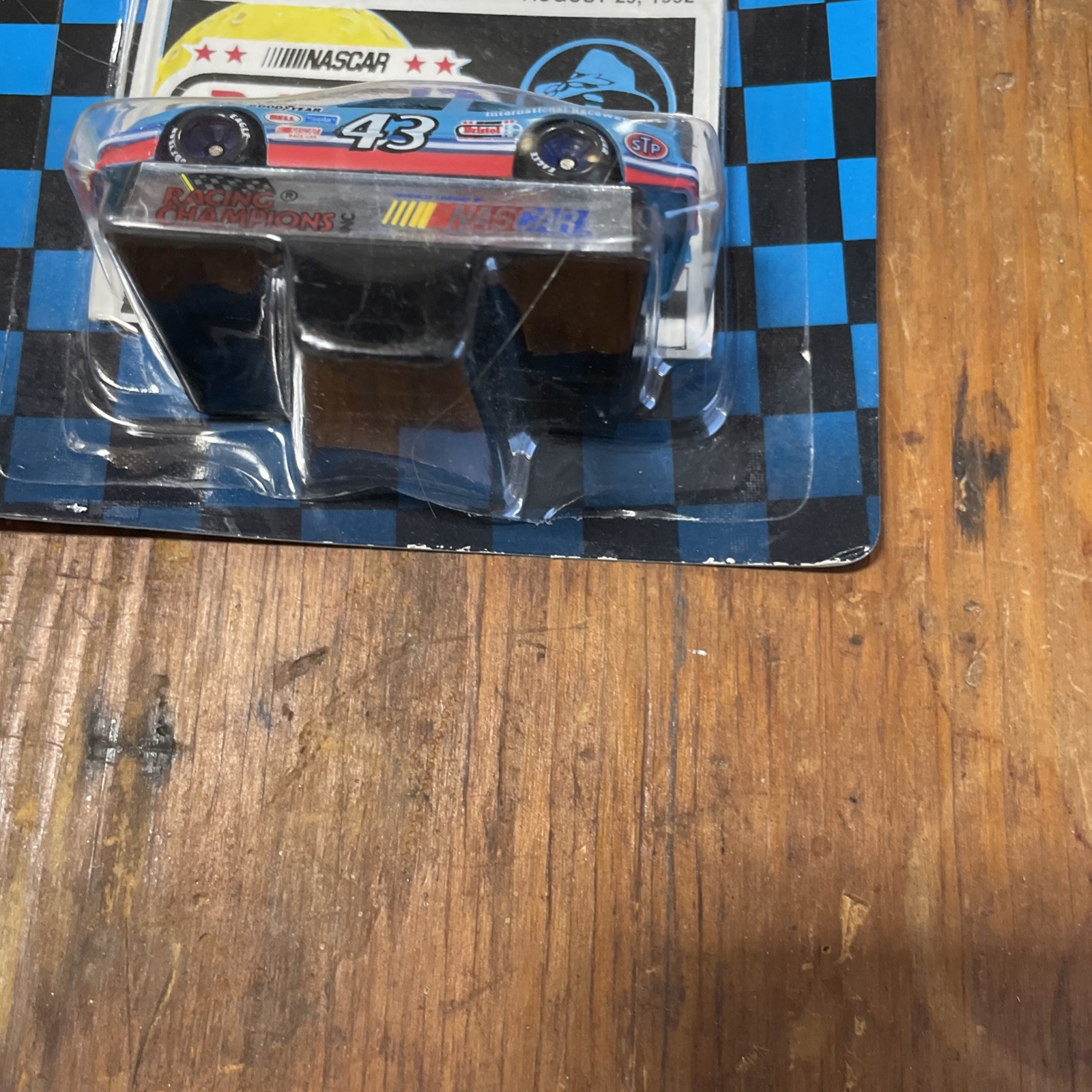Racing Champion Richard Petty 1992 1:64 Track “Bristol International Raceway”