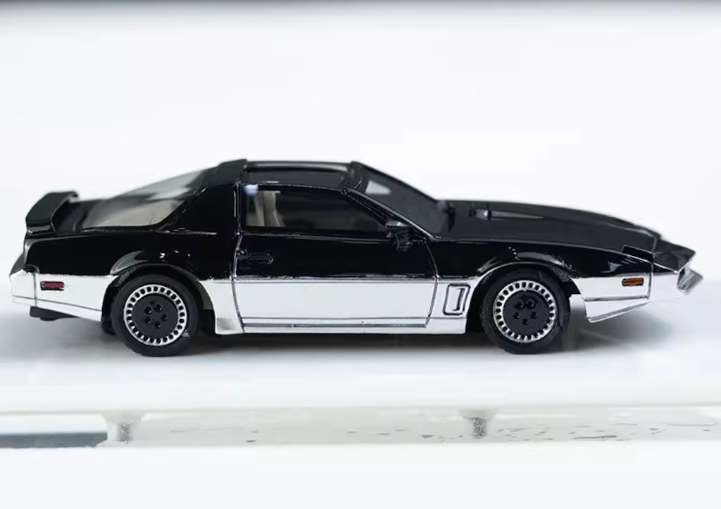 TNT 1:64 Black KARR Firebird Racing Sports Muscle Model Diecast Resin Car