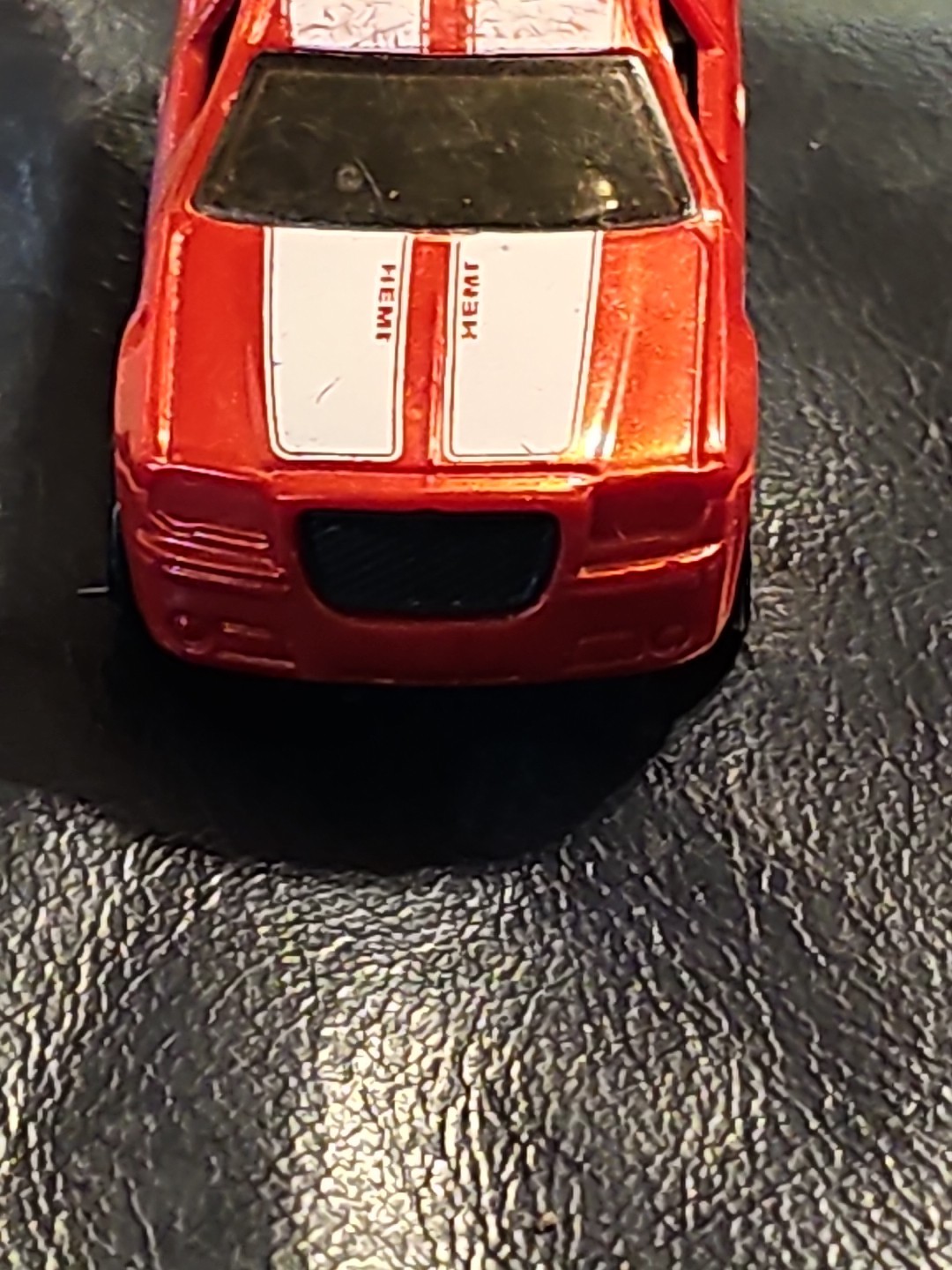 2005 HOT WHEELS CHRYSLER 300C HEMI RED 1:64 DIECAST Car- READ