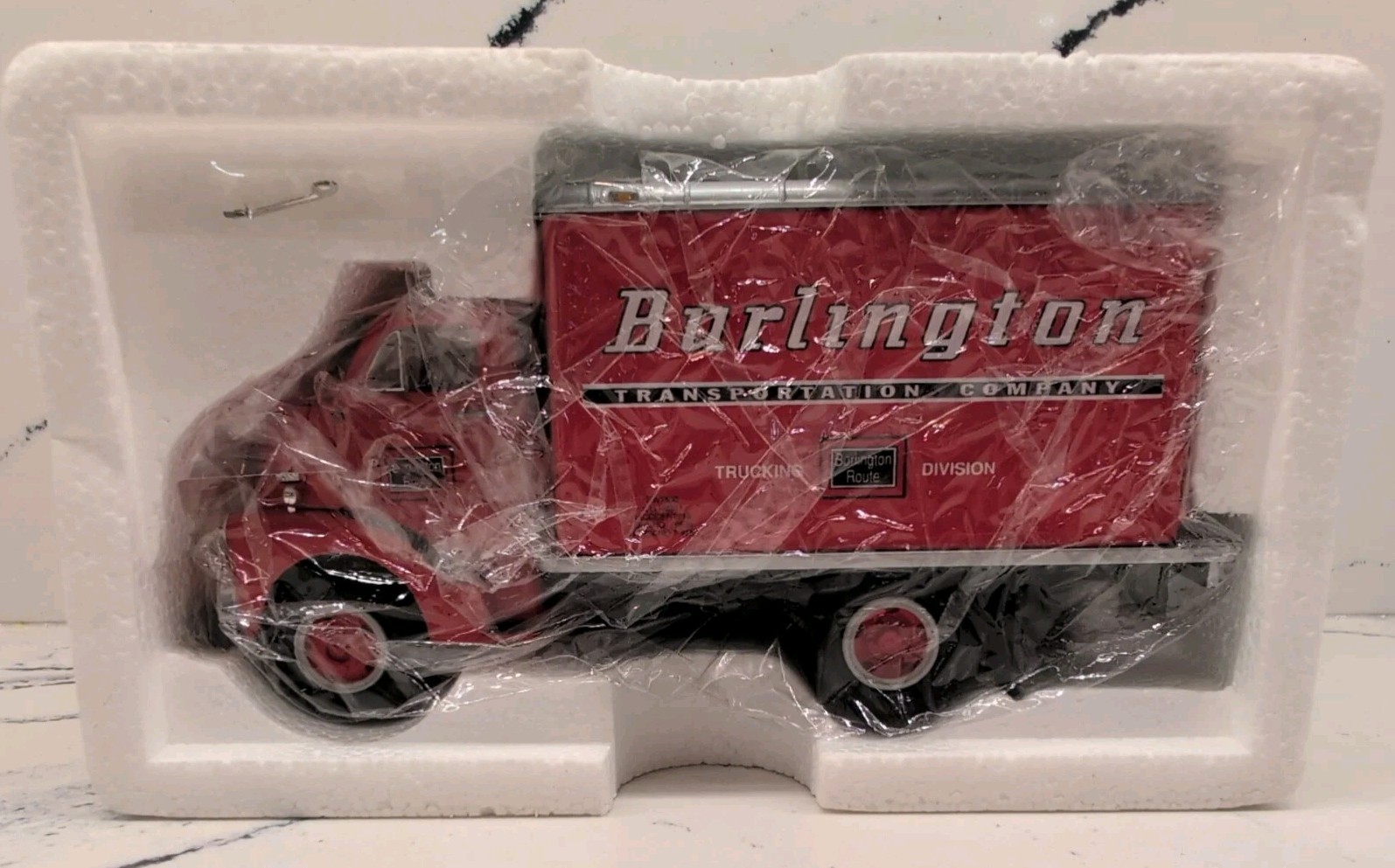 First Gear 1992 BURLINGTON TRANSPORTATION CO. 1952 GMC Dry Goods Van # 19-1052