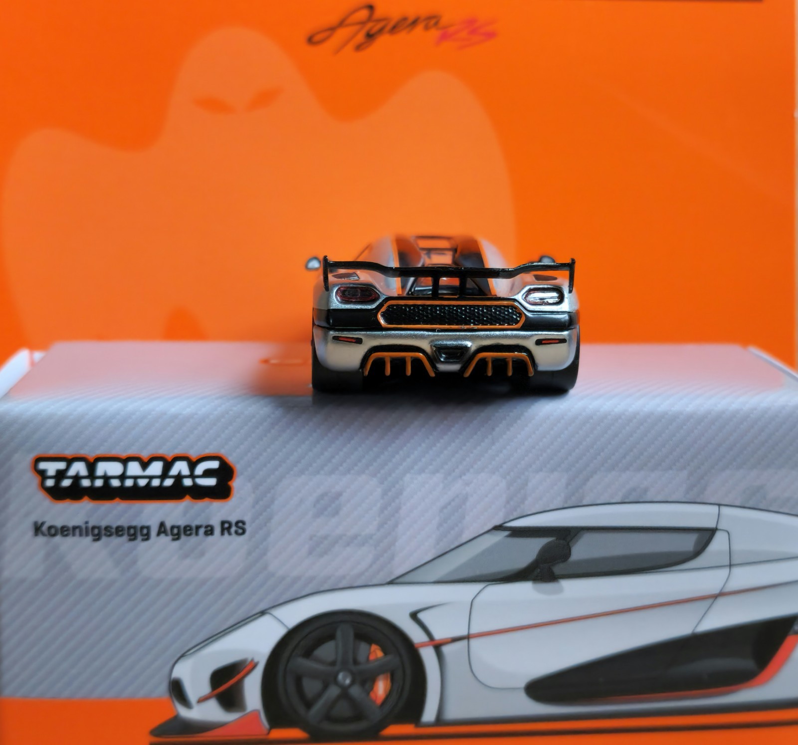 Tarmac Works 1:64 Koenigsegg Agera RS Moon Silver/ Black