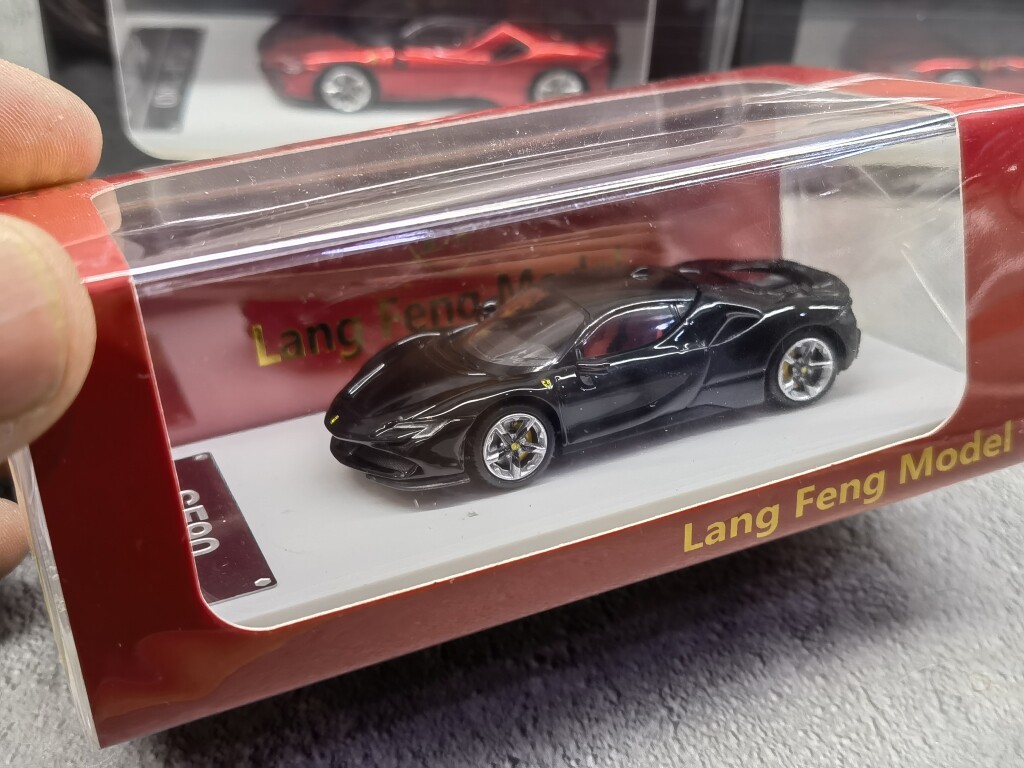 Solo 1:64 Ferrari SF90 sports car hardtop convertible alloy car model