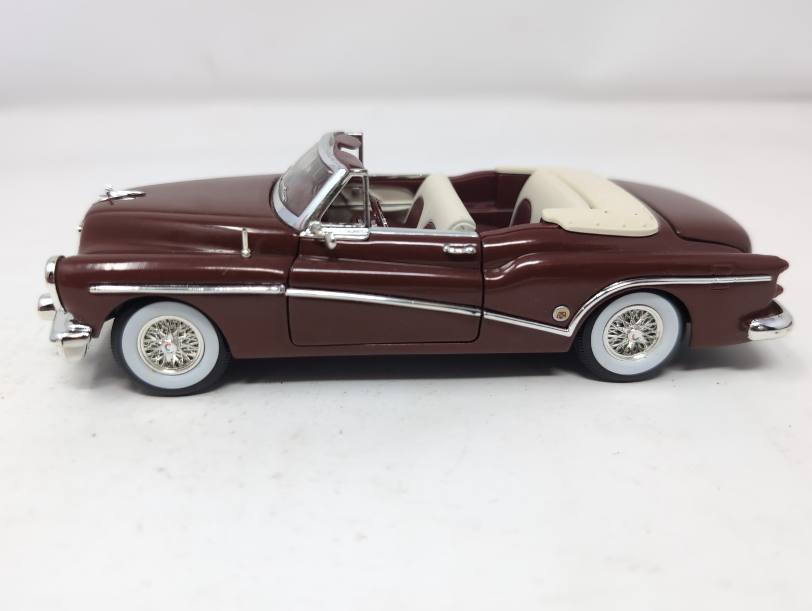 Signature Models 1953 Buick Skylark Convertible Burgundy 1:32 Diecast Car Loose