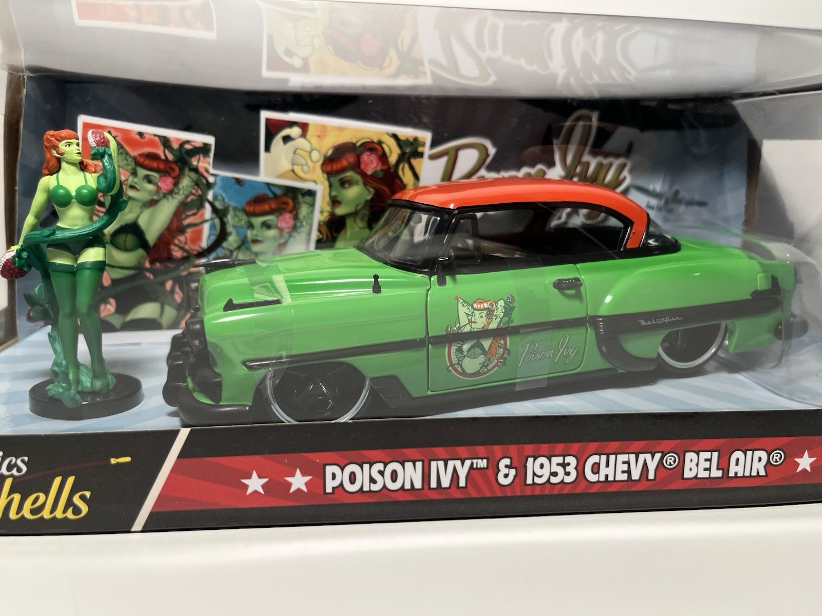 DC Comics Bombshells Poison Ivy & 1953 Chevy Bel Air 1:24 Die Cast Collectible