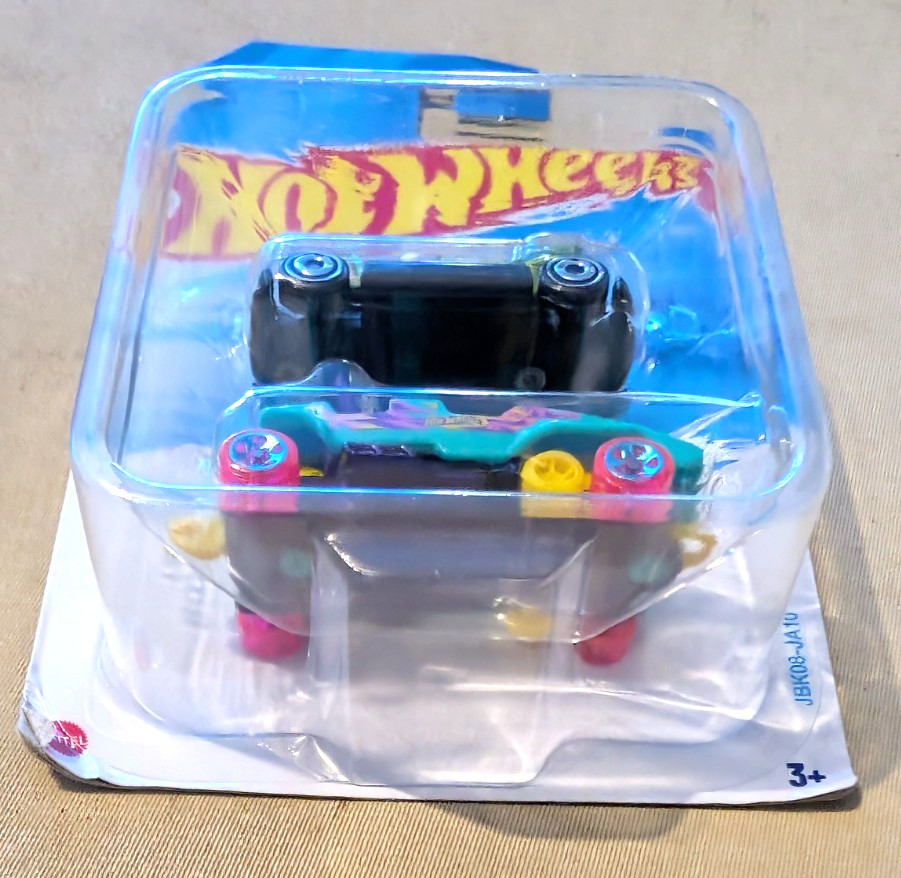 2025 hot wheels roller coaster riders/bumper car 2 pack