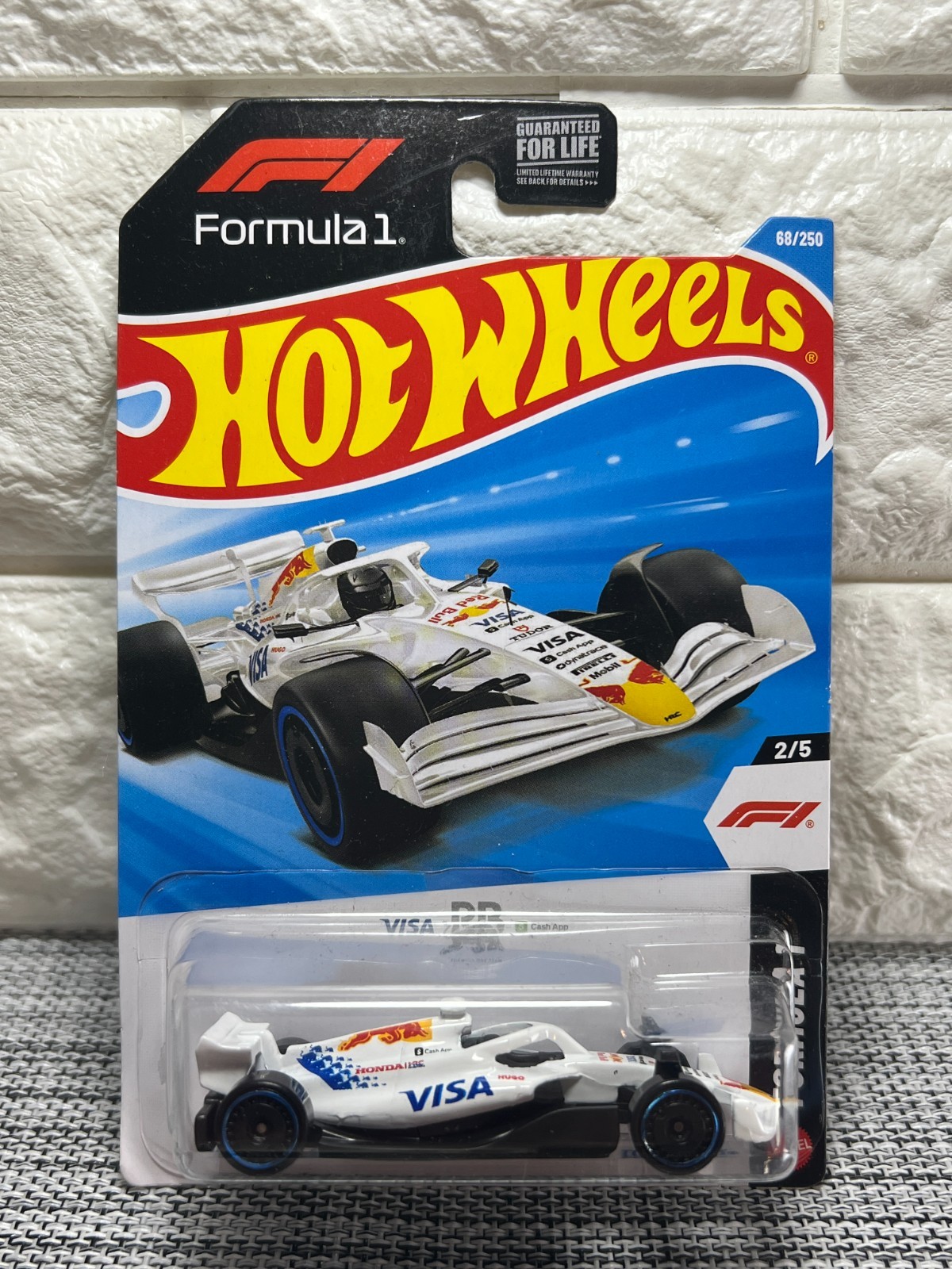 Hot Wheels Formula 1 2/5 Visa Cash App Racing Formula One Team 68/250 White