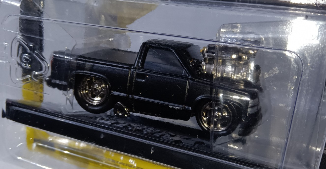 1:64 1993 CHEVROLET 454 SS PICKUP FULL BLACK OUT W/DISPLAY STAND NOT PRODUCED!!!