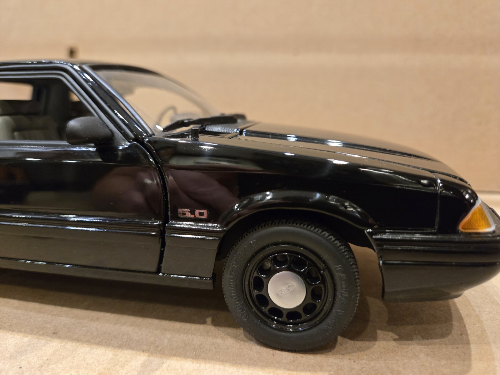 READ – GMP 1/18 Scale 1992 FBI Pursuit Ford Mustang SSP – Diecast 🔥🔥🔥