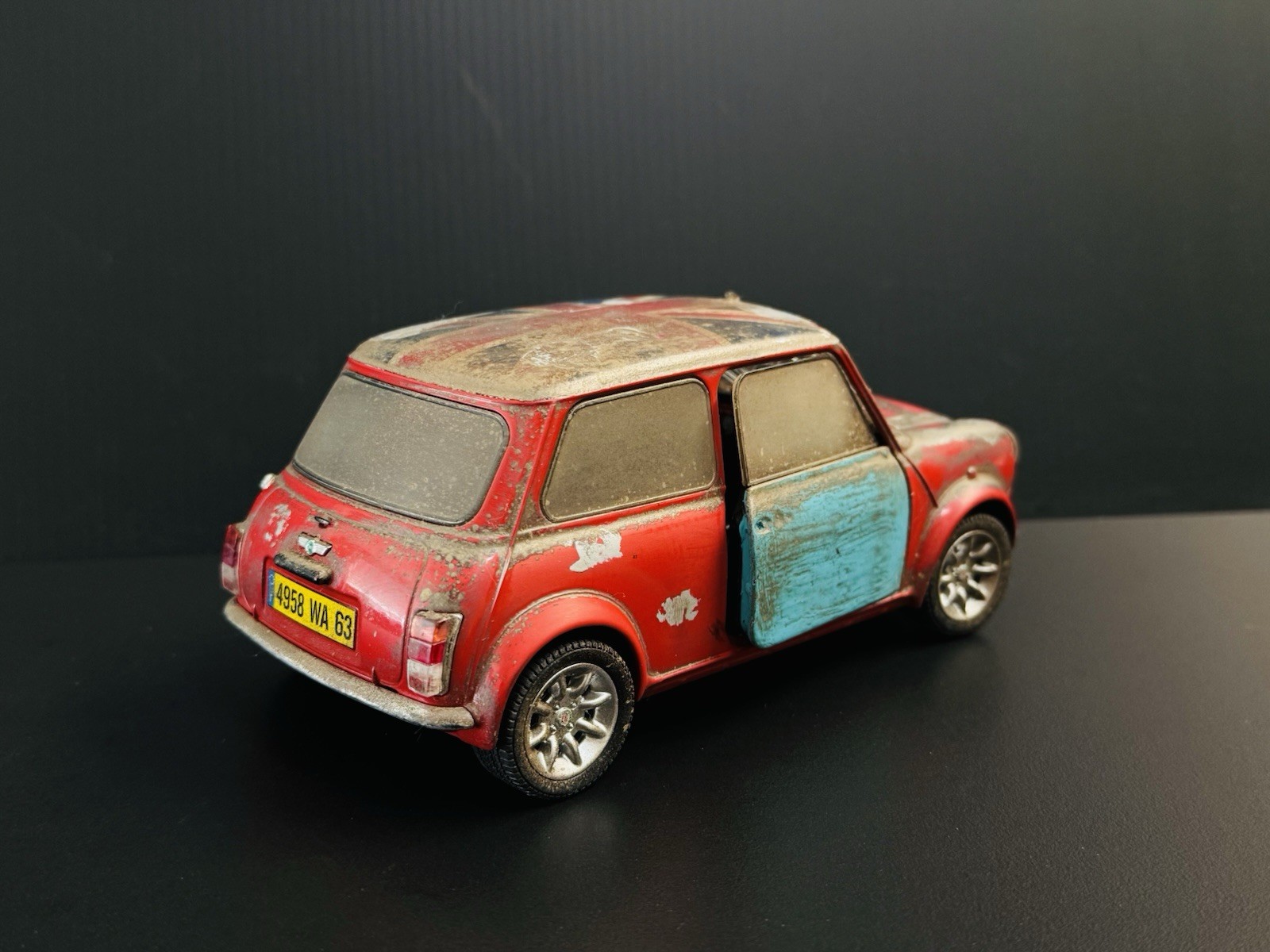 1971 Mini Cooper Wrecked Abandoned 1/18 Kodeblake Barn Find Diorama 1 Of 1 🔥