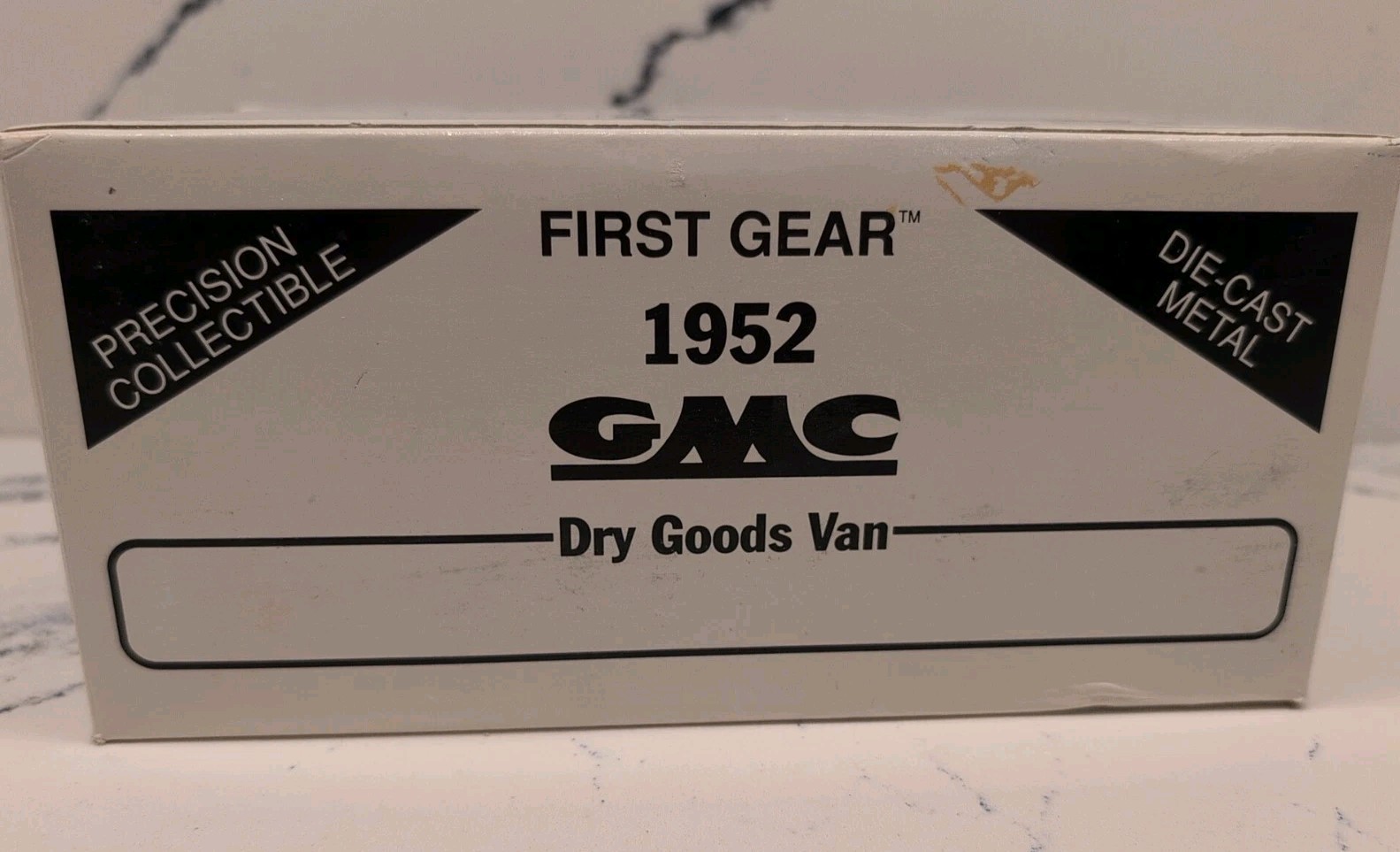 First Gear 1992 BURLINGTON TRANSPORTATION CO. 1952 GMC Dry Goods Van # 19-1052