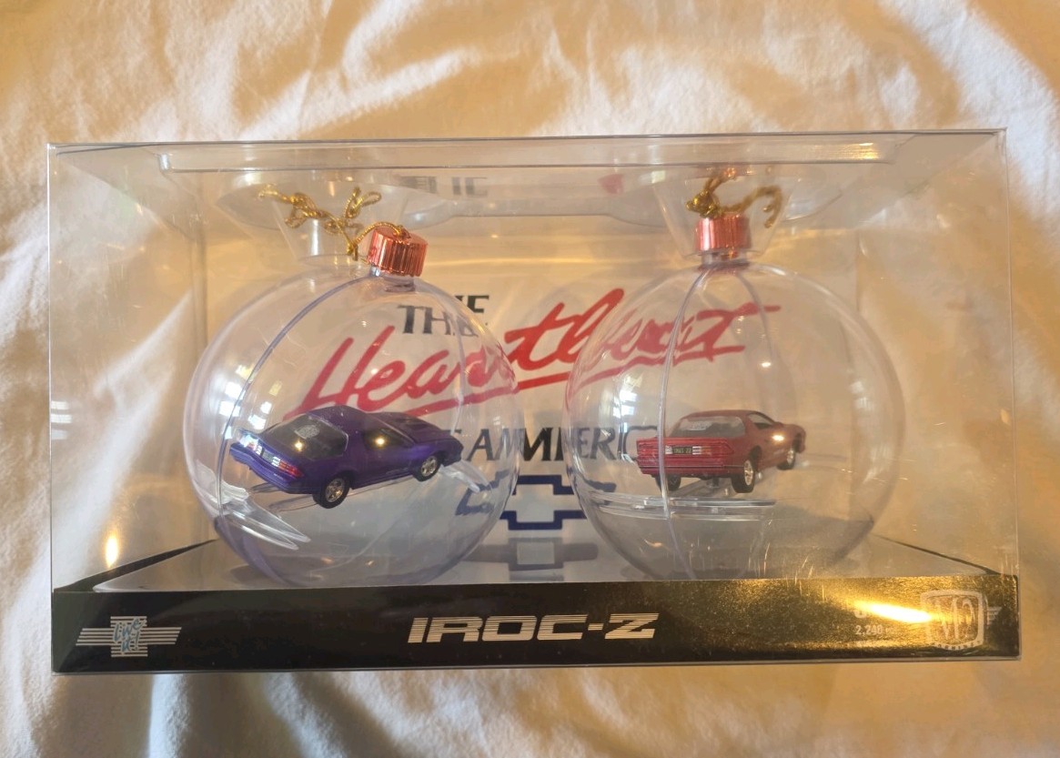 2022 1985 Chevrolet Camaro IROC-Z Christmas Ornament Walmart Exclusive 1/64 Set
