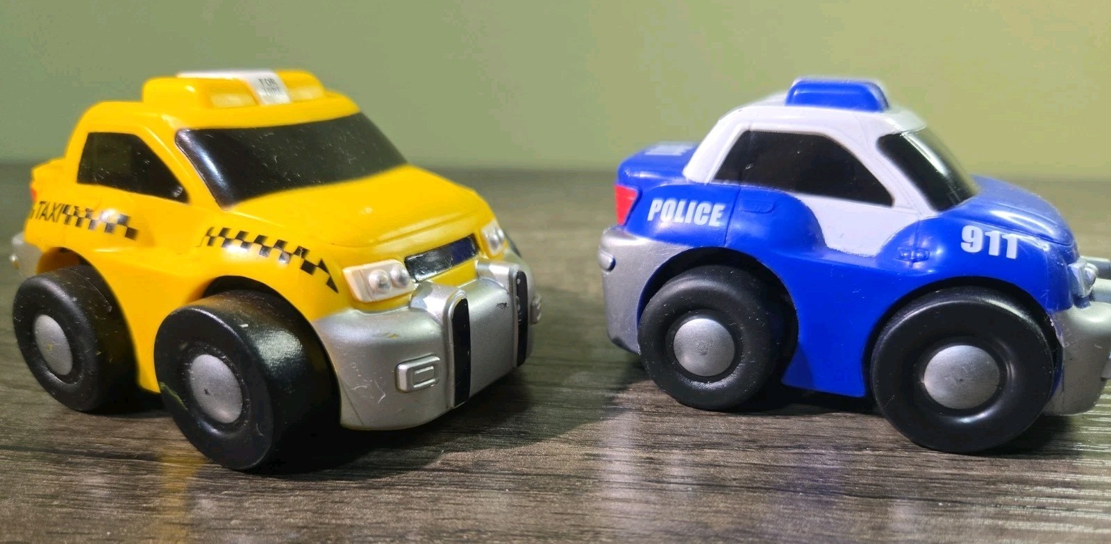 Kid Galaxy Pullback Cars. Police & Taxi Cars. Vintage