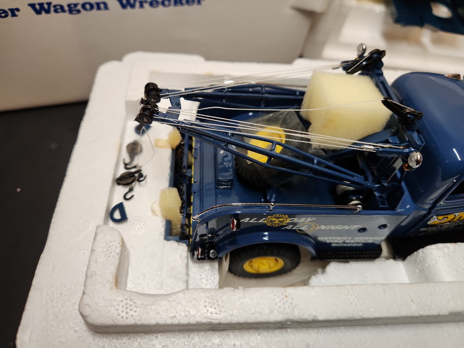 Danbury Mint 1946 Dodge Power Wagon Wrecker in Original Box Never Displayed