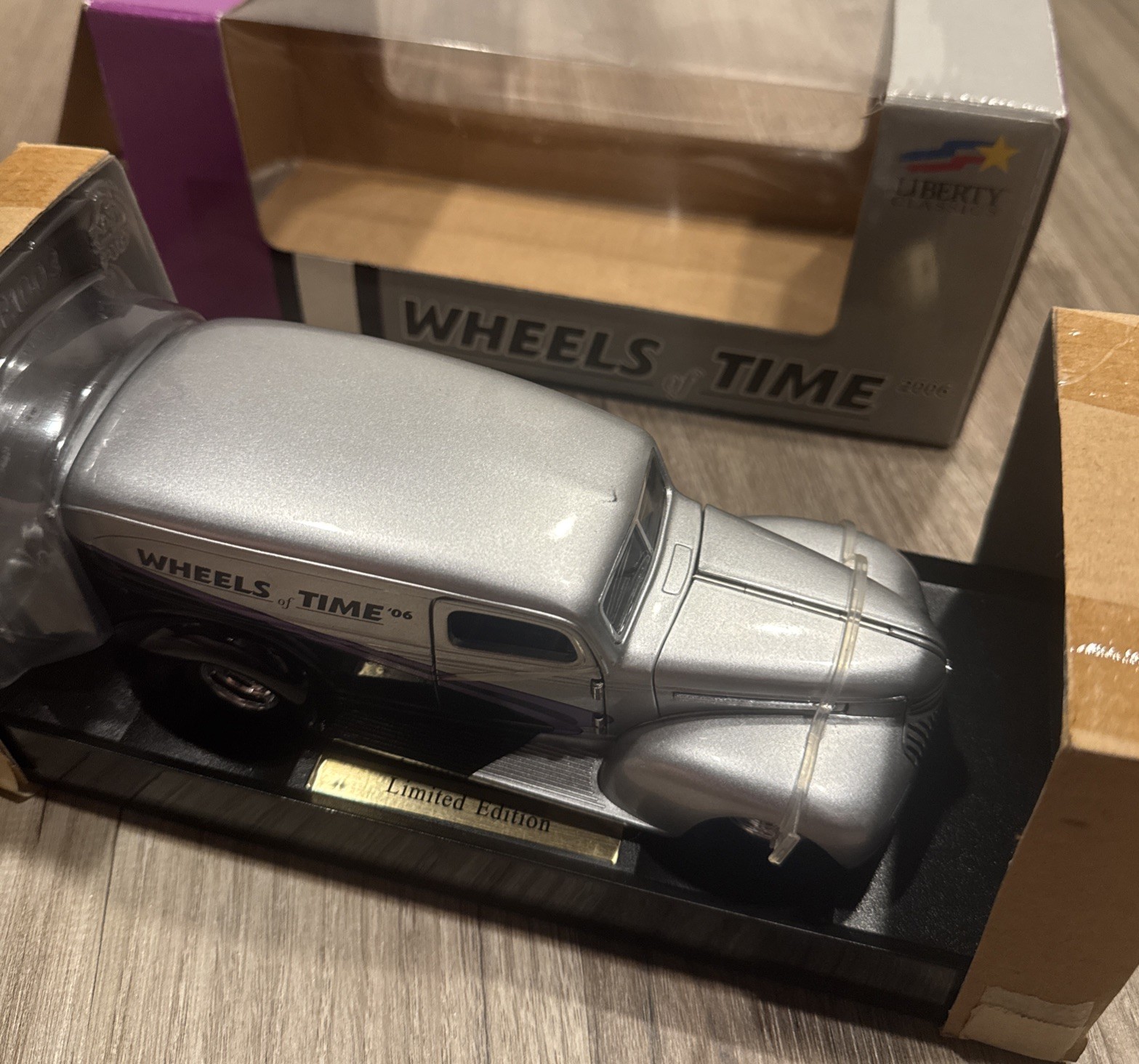 Wheels Of Time Liberty Classics Limited Edition 1941 Chevy Sedan #20562 Diecast