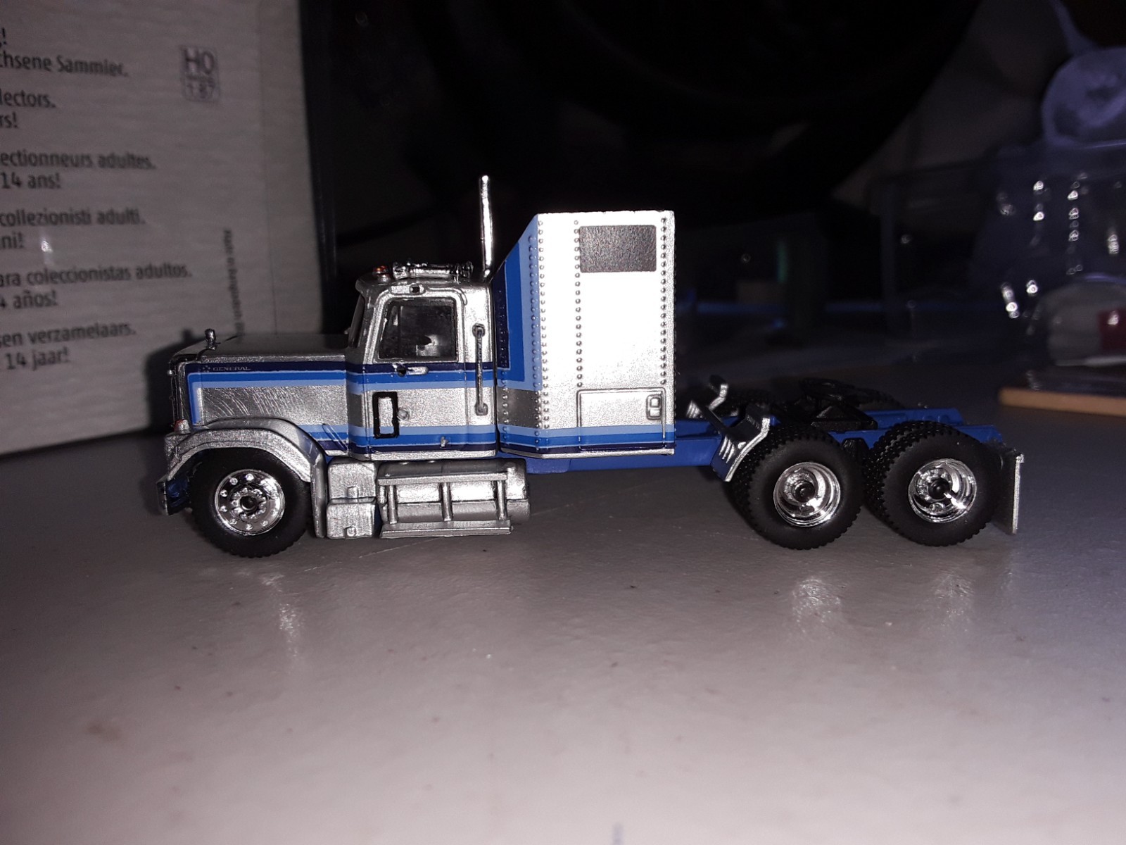 Brekina HO-1:87 Scale GMC GENERAL Tractor w/Sleeper (CC-201
