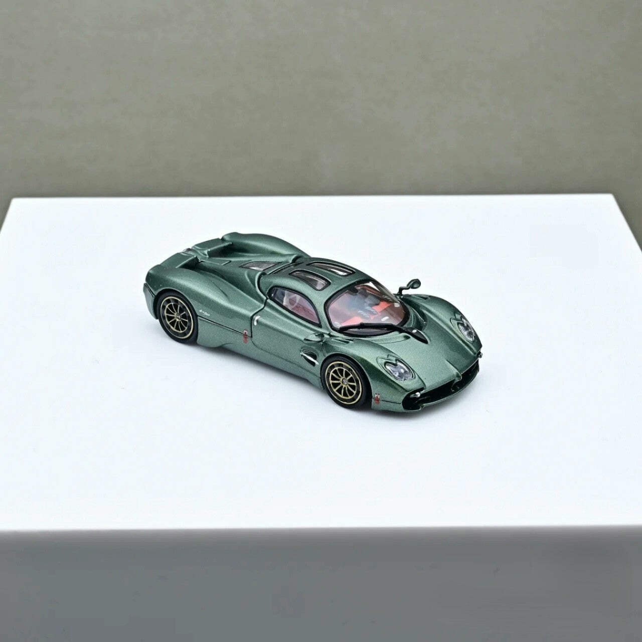 CM Model 1/64 Pagani Utopia Green Opening Engine Diecast Model Car