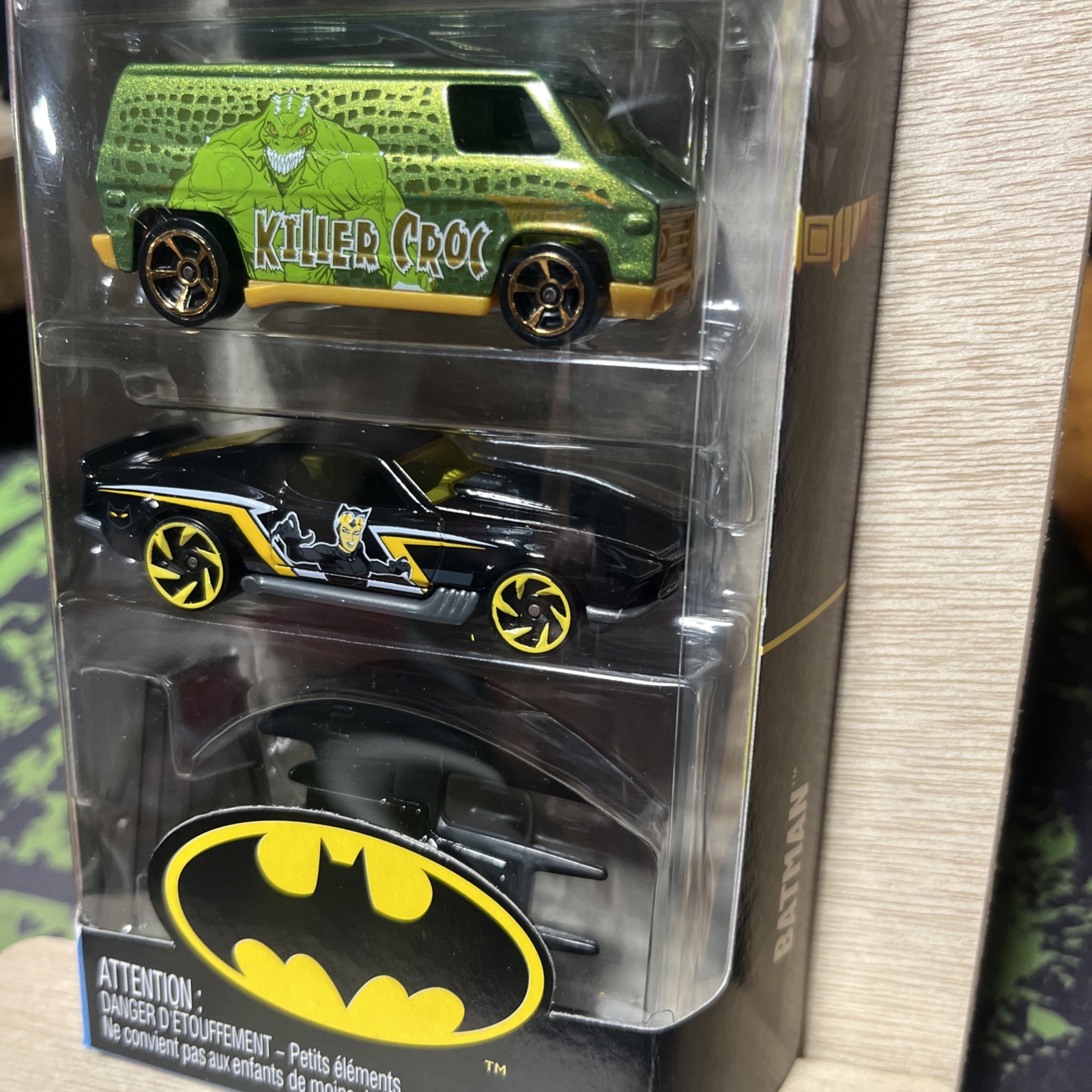 Hot Wheels Batman 5 Car Set Die Cast With Bat Wing Plane