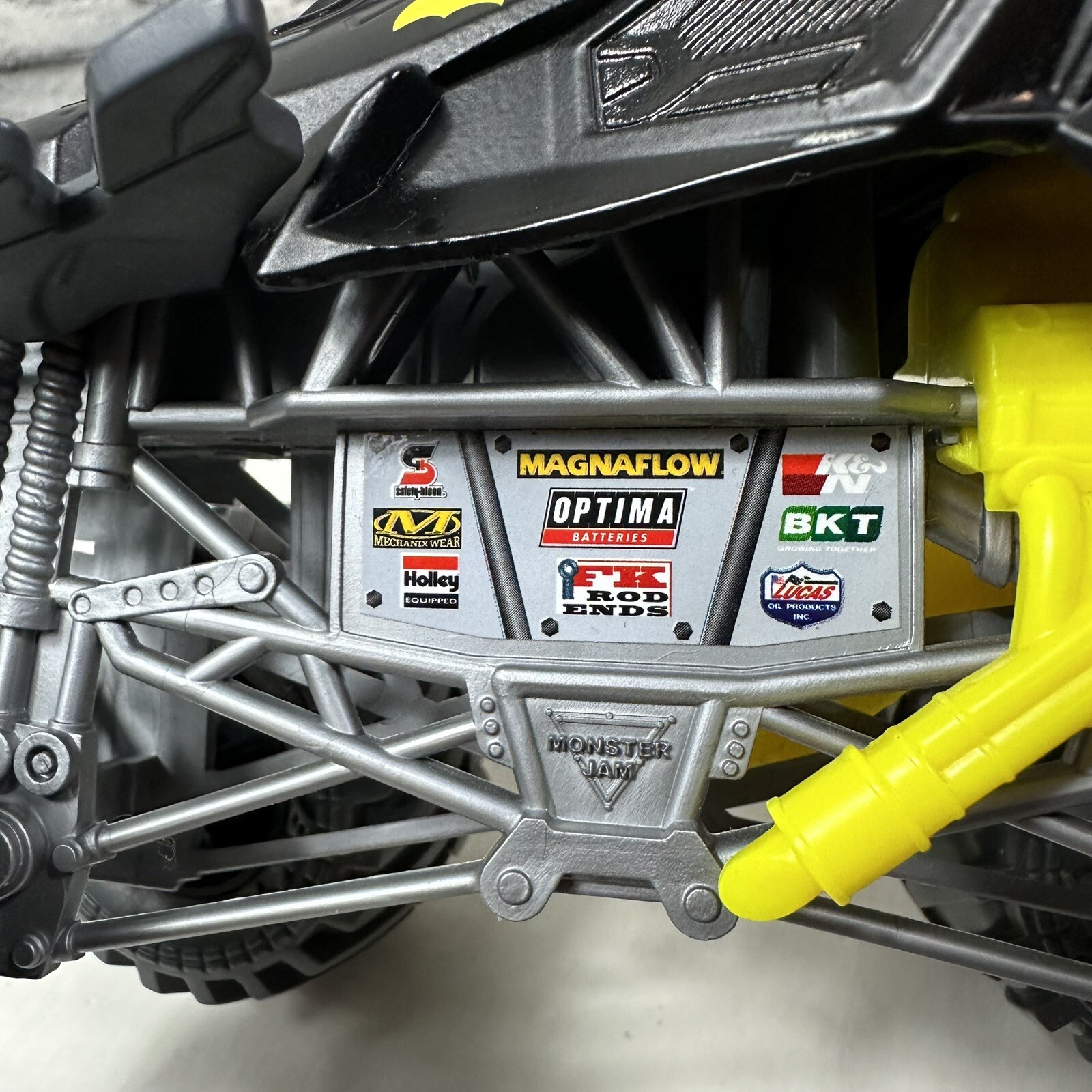 Monster Jam Official Batman Die-Cast And Plastic Vehicle 1:24 Scale