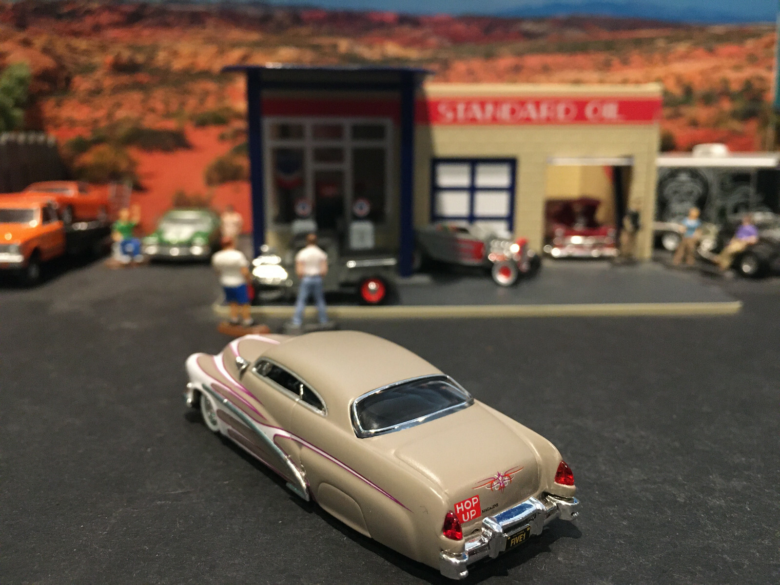 1:64 Hot Wheels LE 1951 51 Merc Mercury Gray with White Scallops Legends