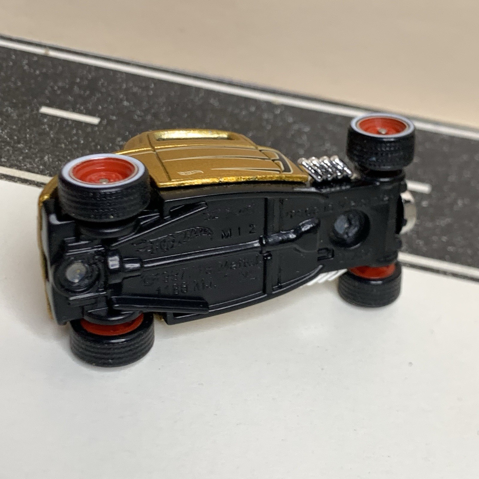 CUSTOM Hot Wheels 1932 Ford Coupe Gold Metallic w/Red Steelie White Wall RR 1:64