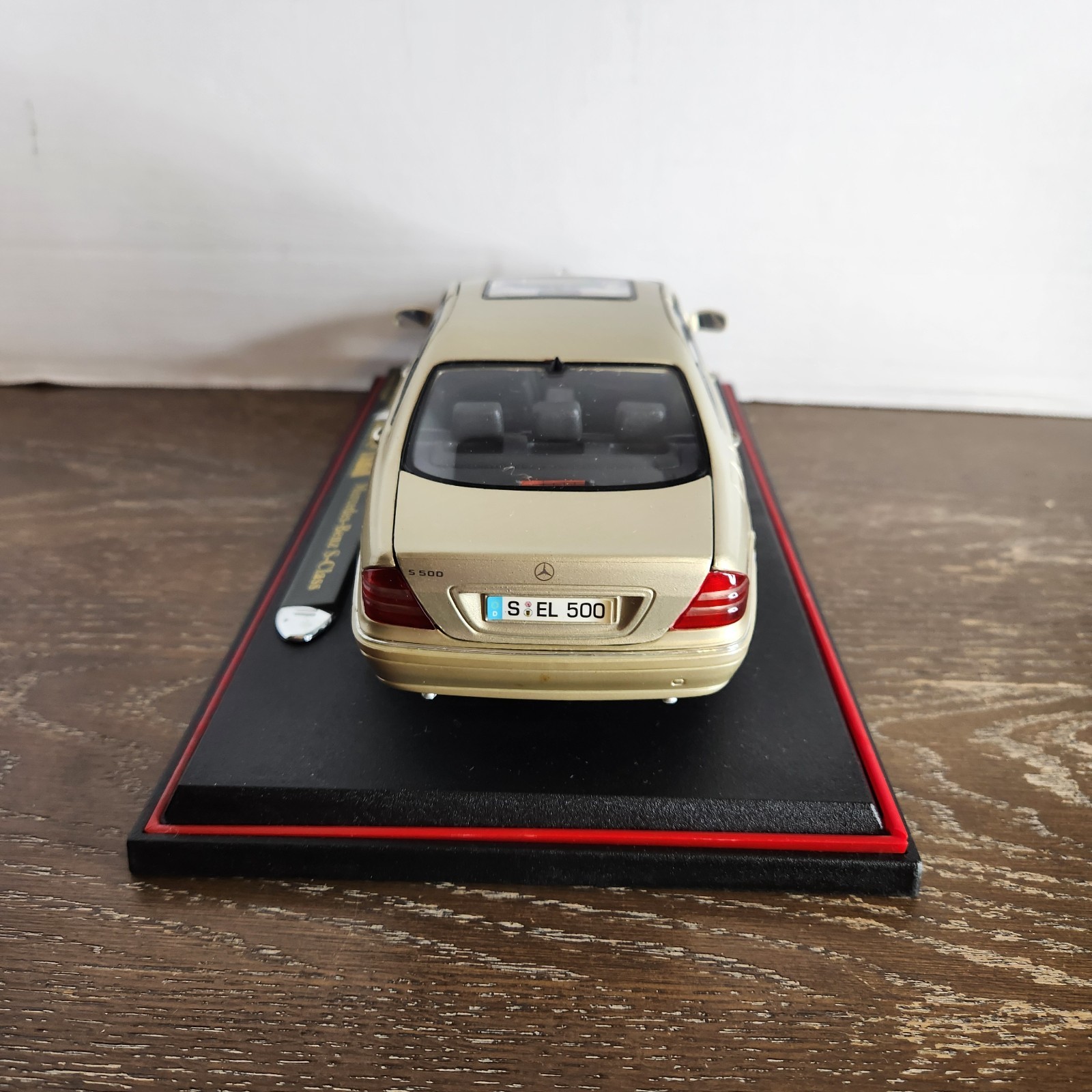 Road&Track Light Gold Mercedes-Benz S-Class 1:18 Diecast Car With Stand & Box