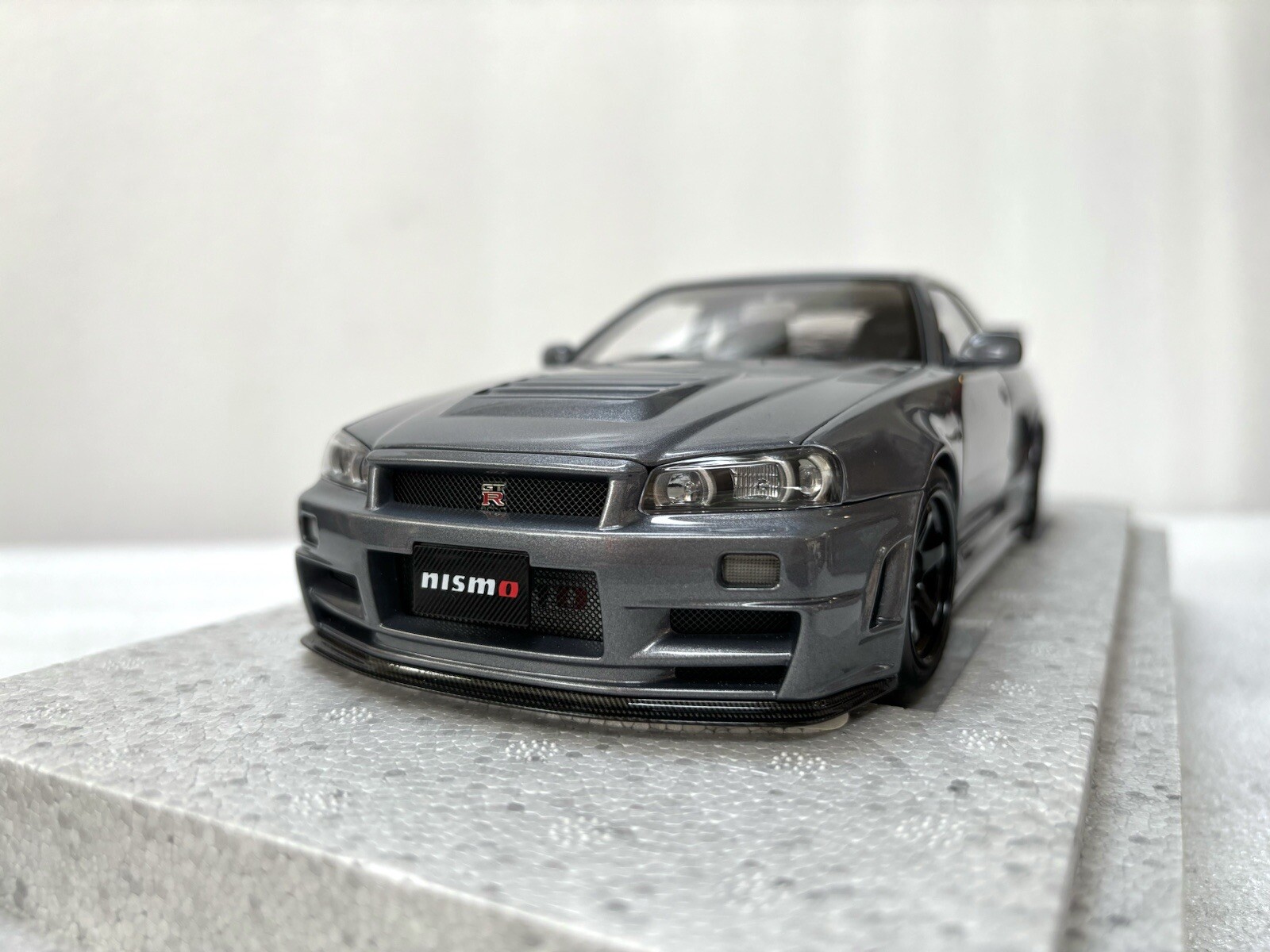 1/18 MotorHelix Nissan Skyline R34 GT-R Nismo Z-tune Gun Metallic Gray Diecast