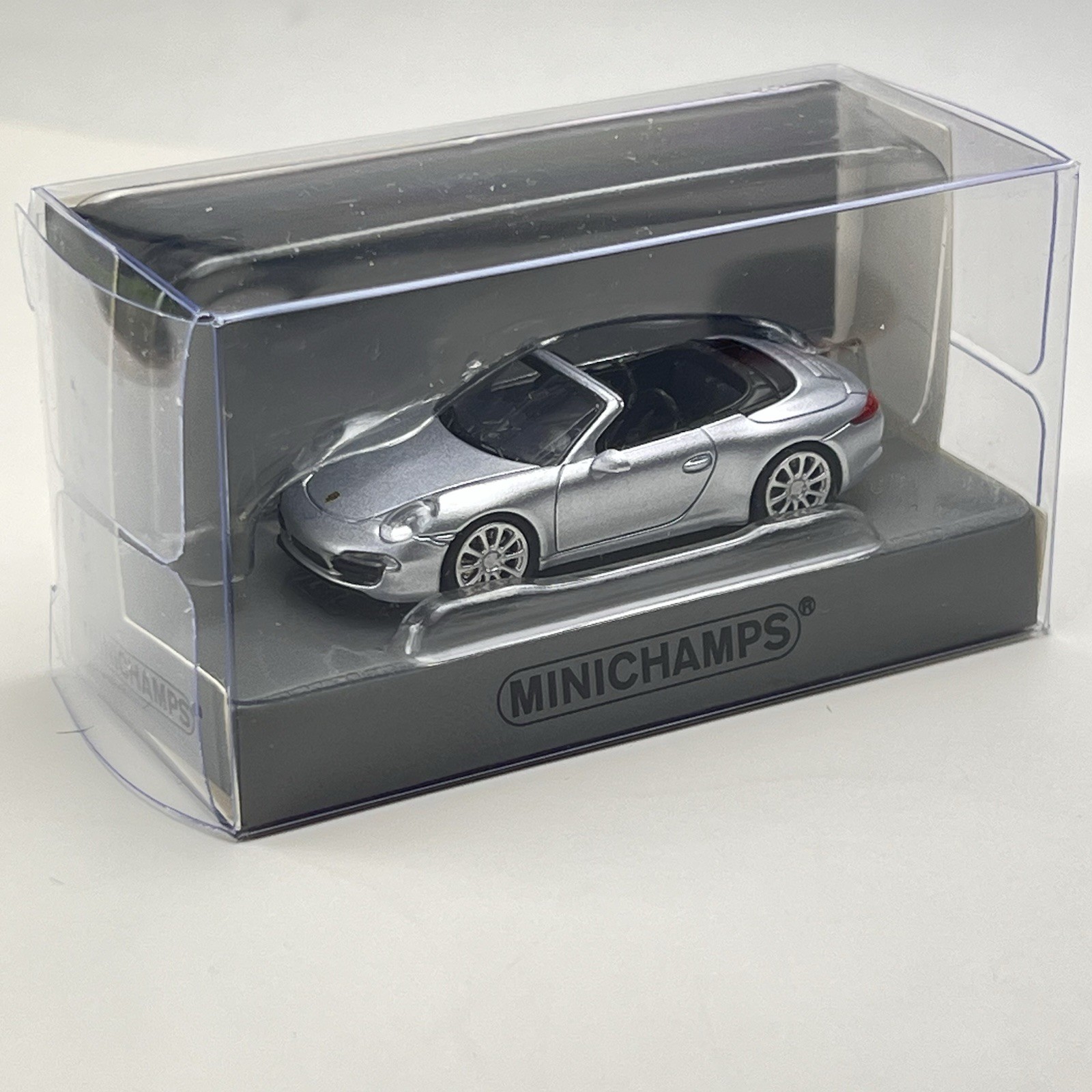 Minichamps 1/87 HO Porsche 911 (991) Carrera S Cabriolet Silver ’13 870068032