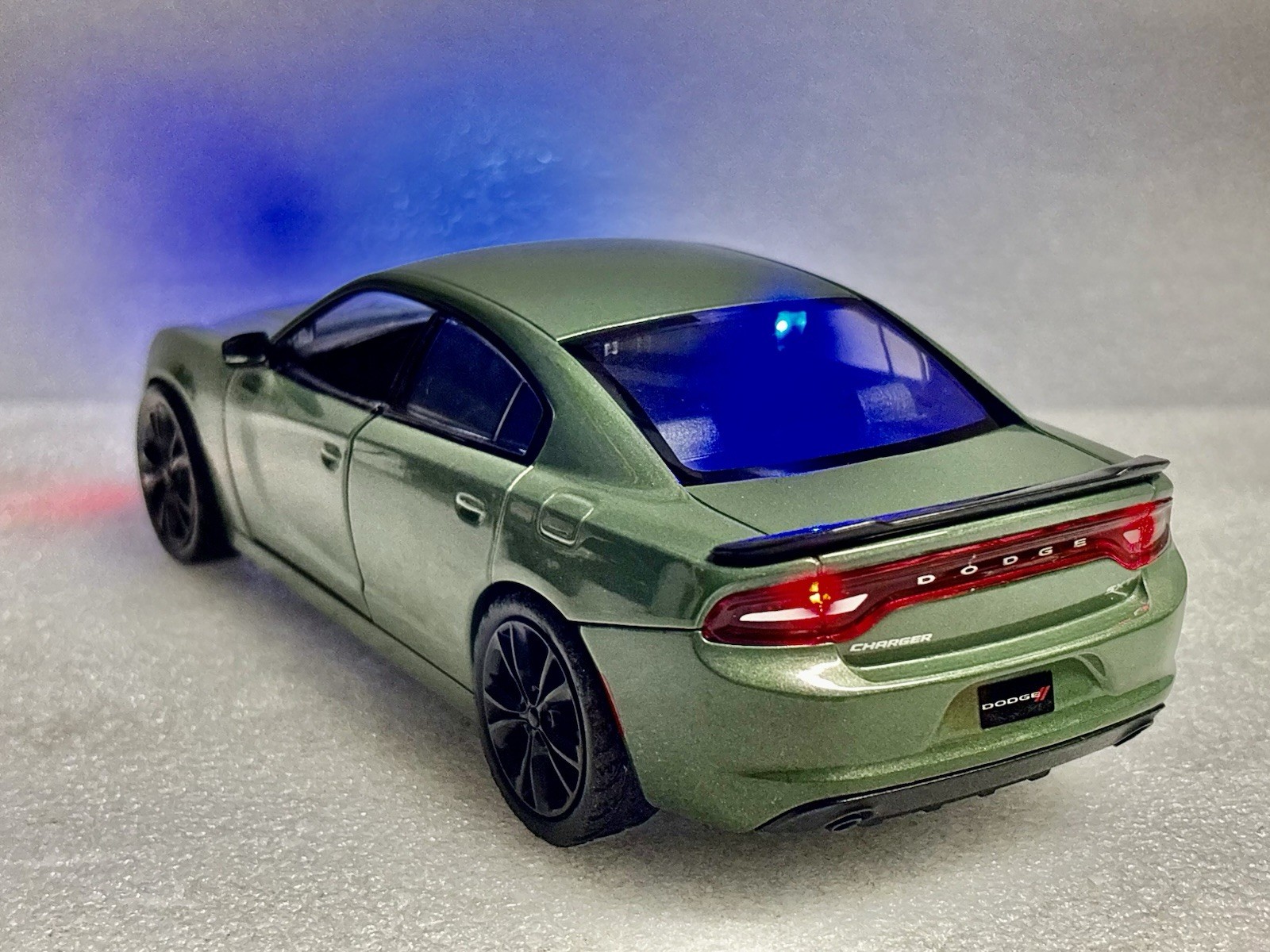 1/24 scale POLICE Unmarked Dodge Charger SRT Undercover FBI WORKING LIGHTS