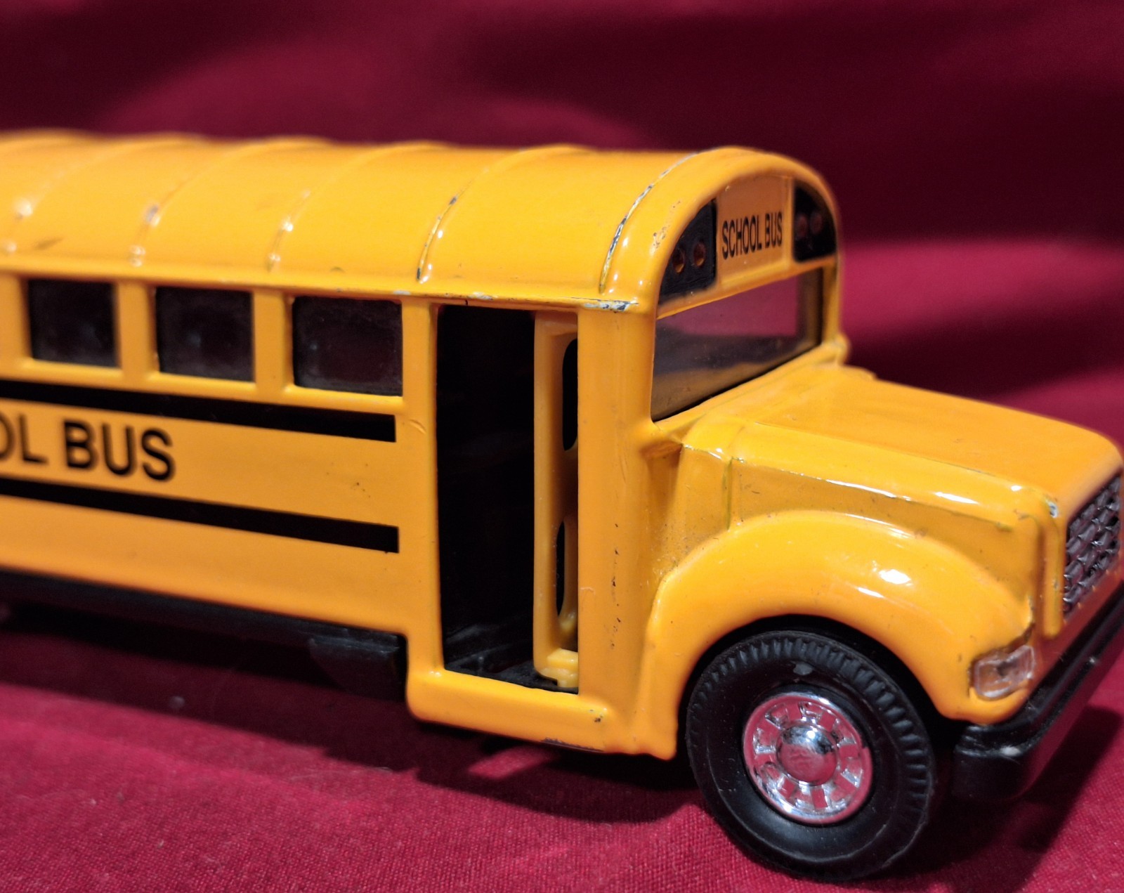 Toysmith 5” School Bus Yellow Metal Die Cast Pullback Action EUC
