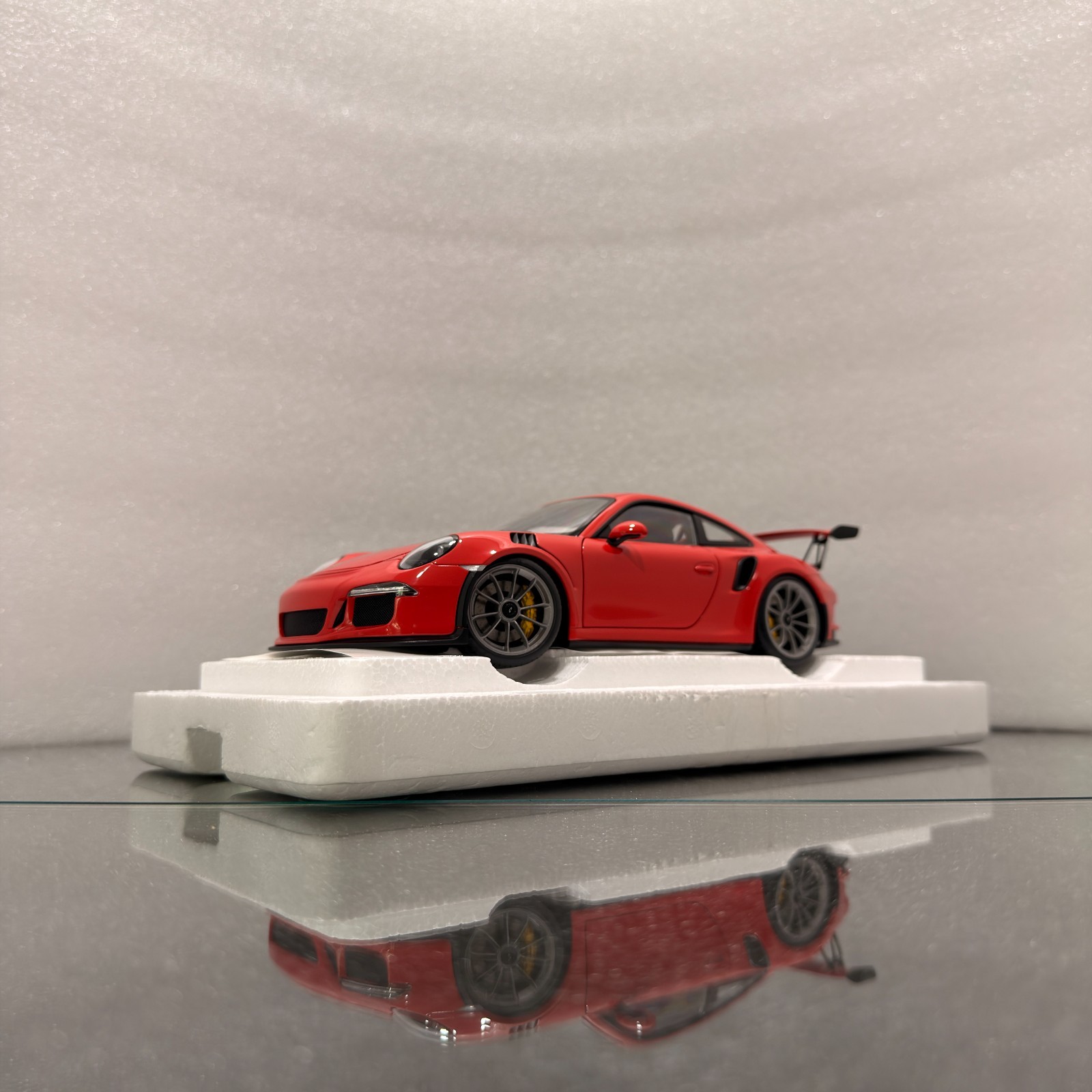 1:18 AUTOart Porsche 991.1 GT3RS Lava Orange 78165