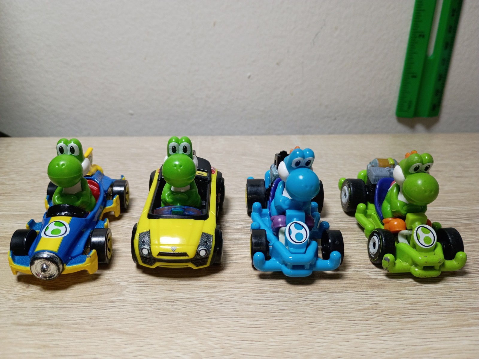 16-PK YOSHI Mystery Egg Super Mario Kart Hot Wheels Pink Yellow Orange Black