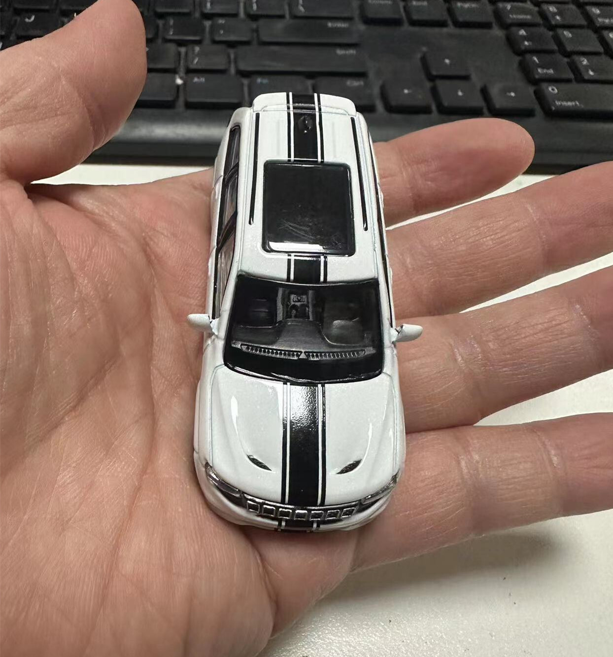 JKM 1:64 Jeep Grand Cherokee Trackhawk Diecast Metal Model Car New