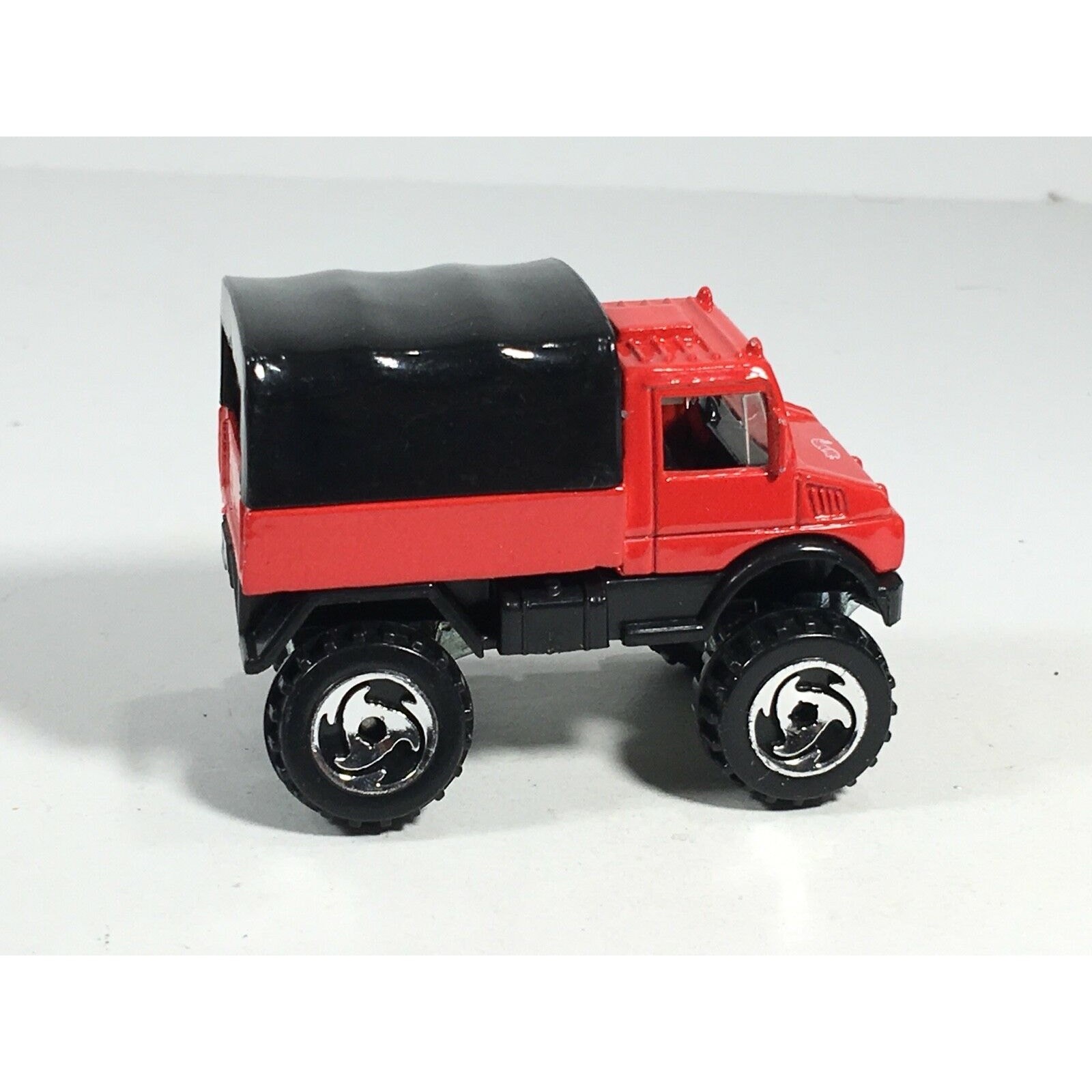 Hot Wheels 1999 Mercedes-Benz Unimog Red w/ Black HW Mainline Removable Top