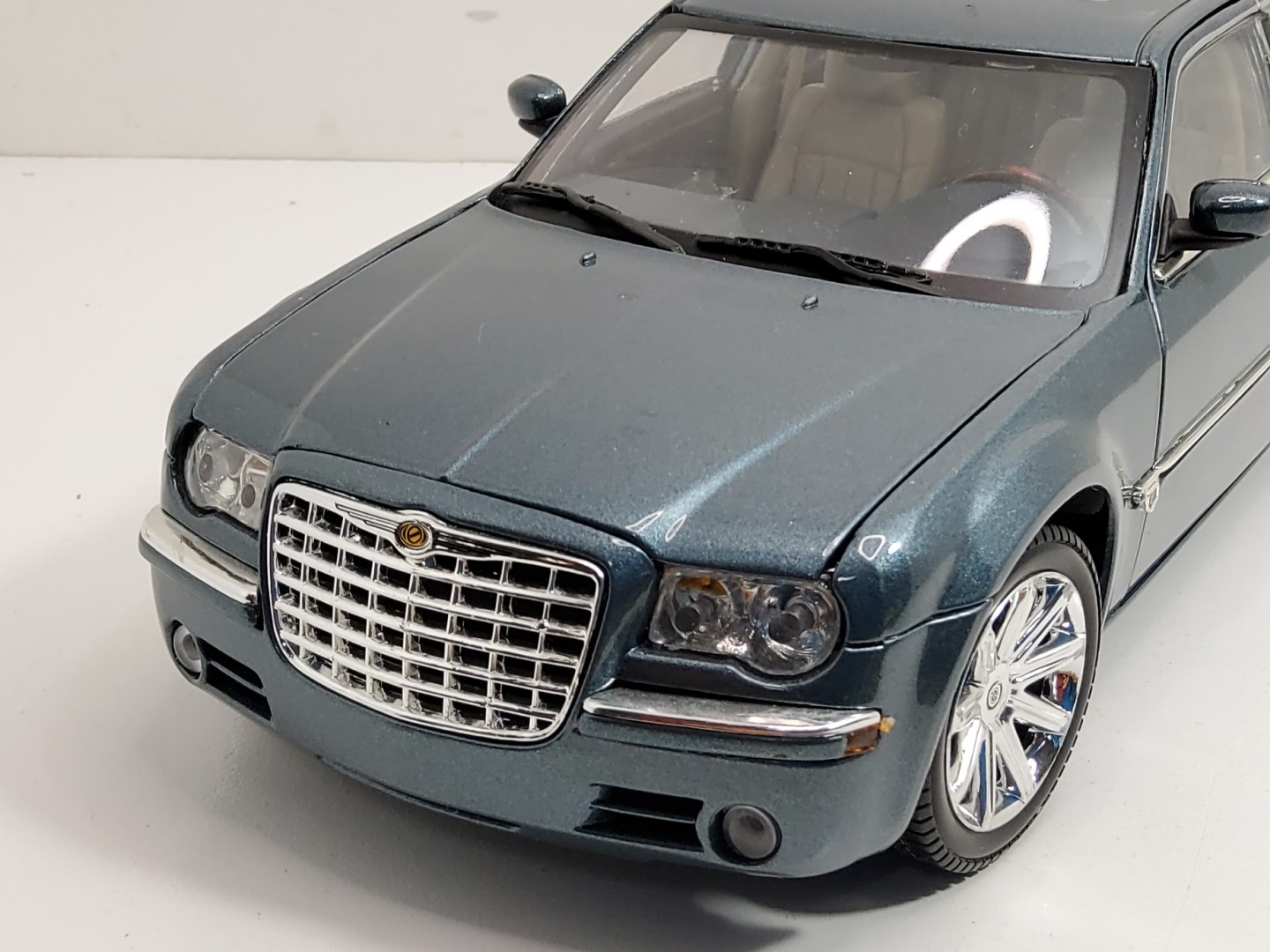 MOTORMAX 05 CHRYSLER 300C HEMI 1:18 DIECAST CAR American Graffitti No Box Dusty