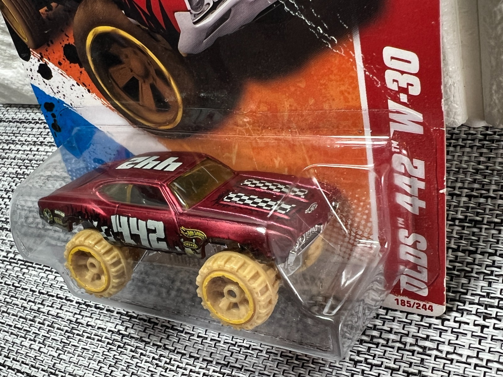 Hot Wheels Thrill Racers – Desert 5/6 Olds 442 W-30 185/244 Red (*)